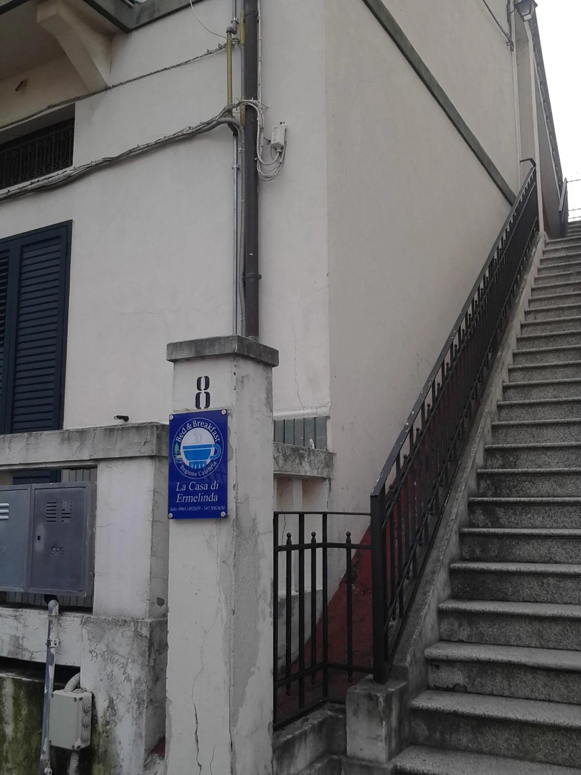 Facade/entrance in La Casa Di Ermelinda