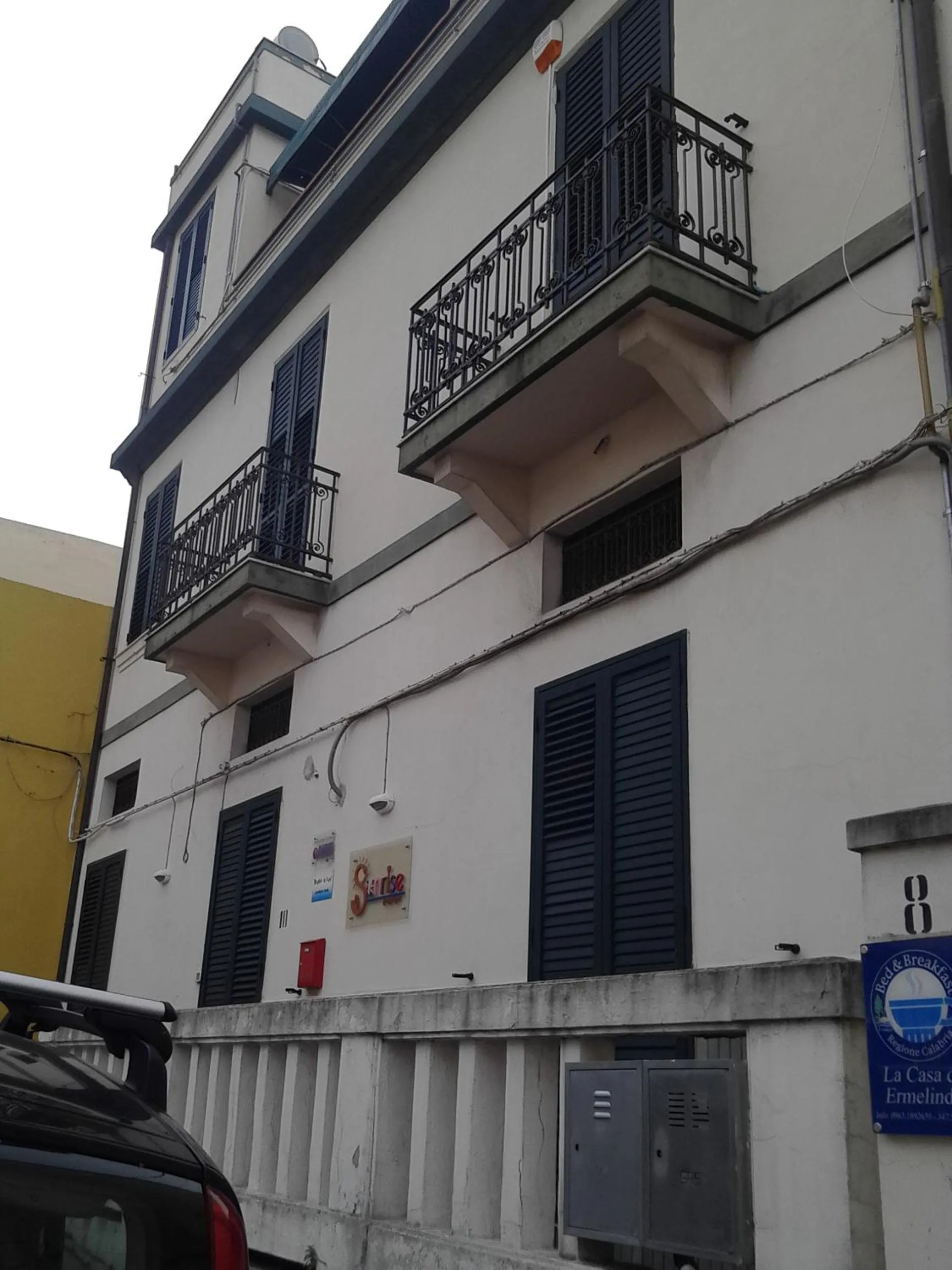 Facade/entrance in La Casa Di Ermelinda