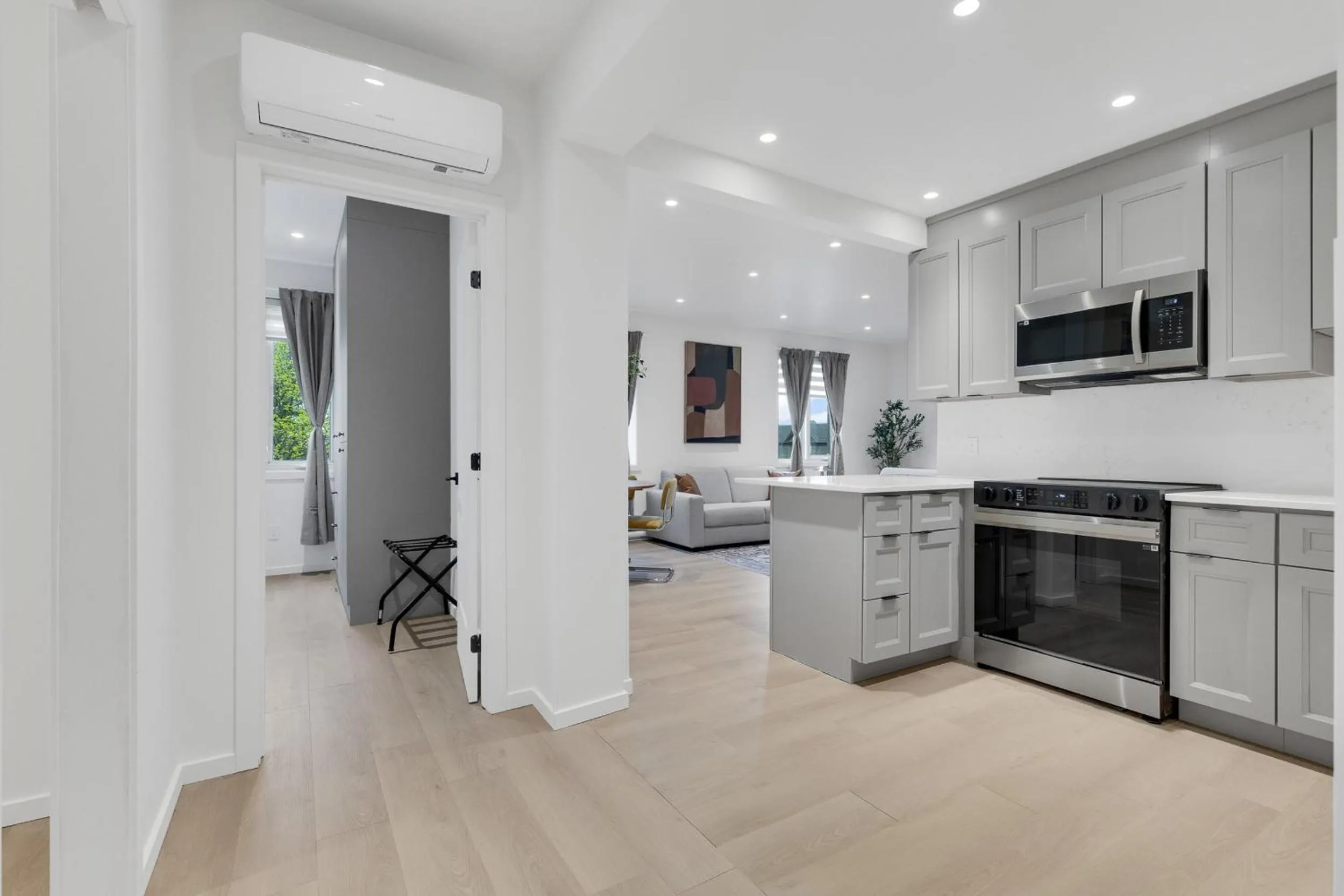 Le Victoria Midtown Mtl