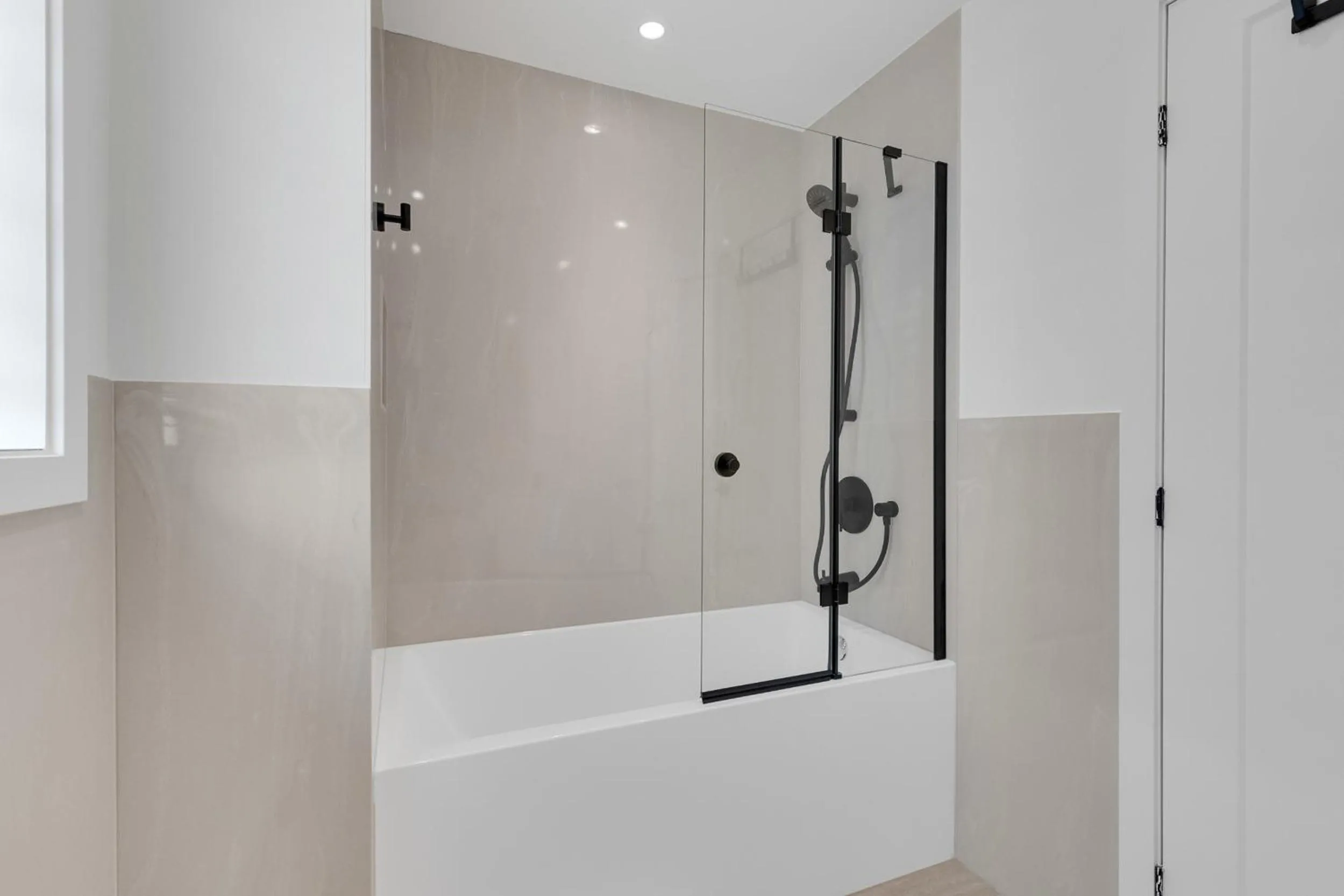 Two-Bedroom Apartment in Le Victoria Midtown Mtl