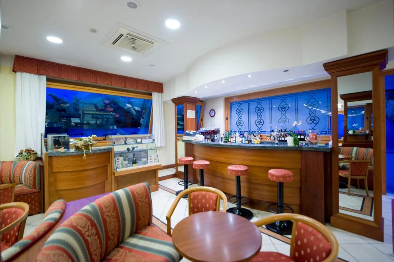 Lounge or bar in Hotel Astoria - 3stelle S