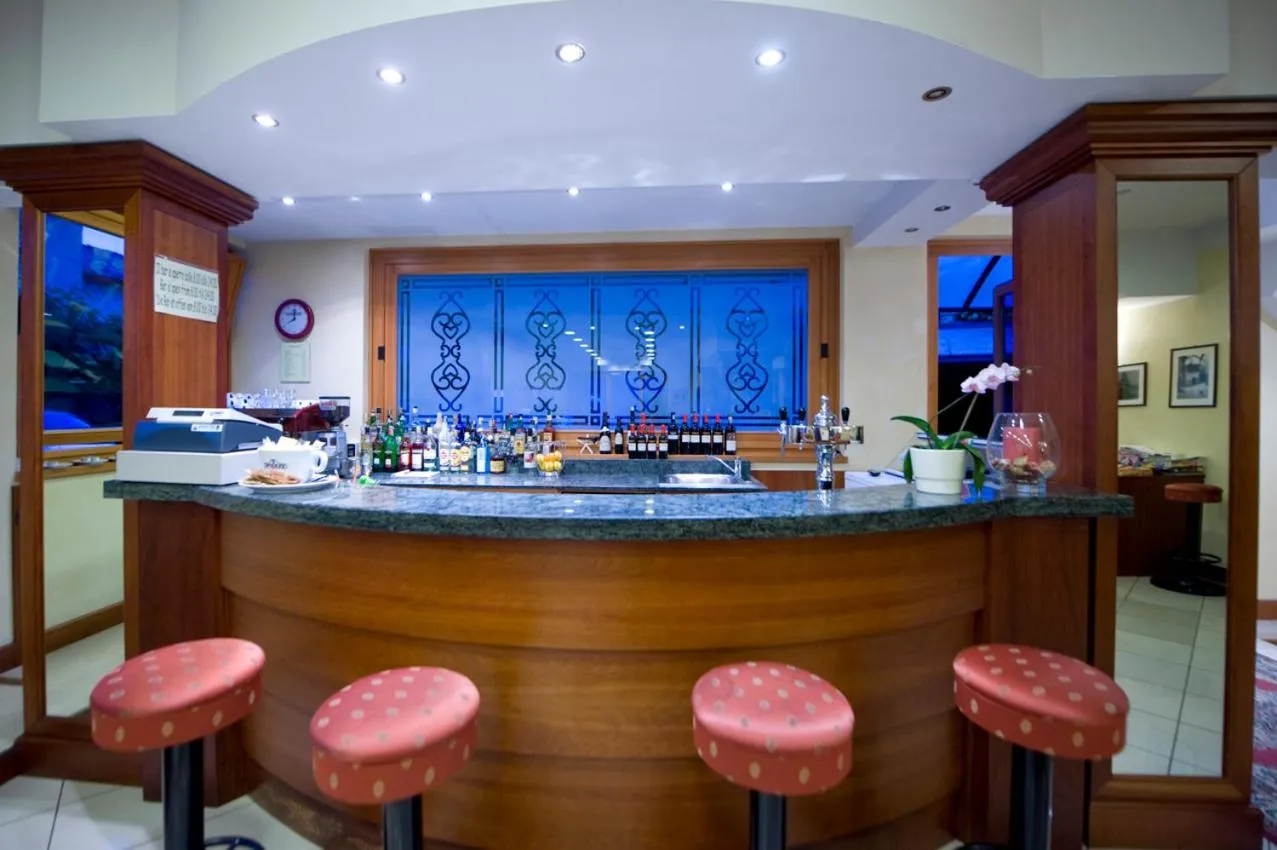 Lounge or bar in Hotel Astoria - 3stelle S