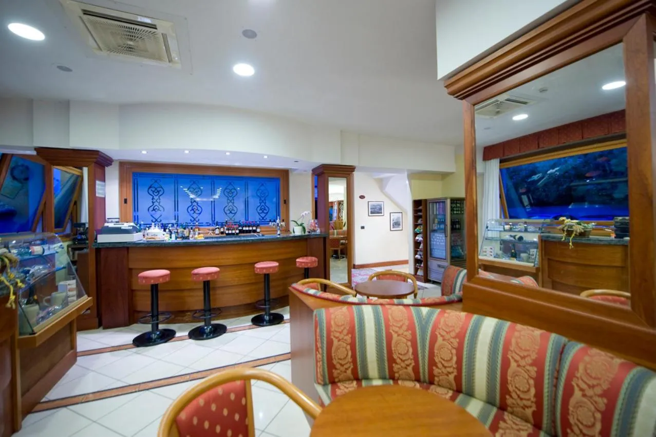 Lounge or bar in Hotel Astoria - 3stelle S