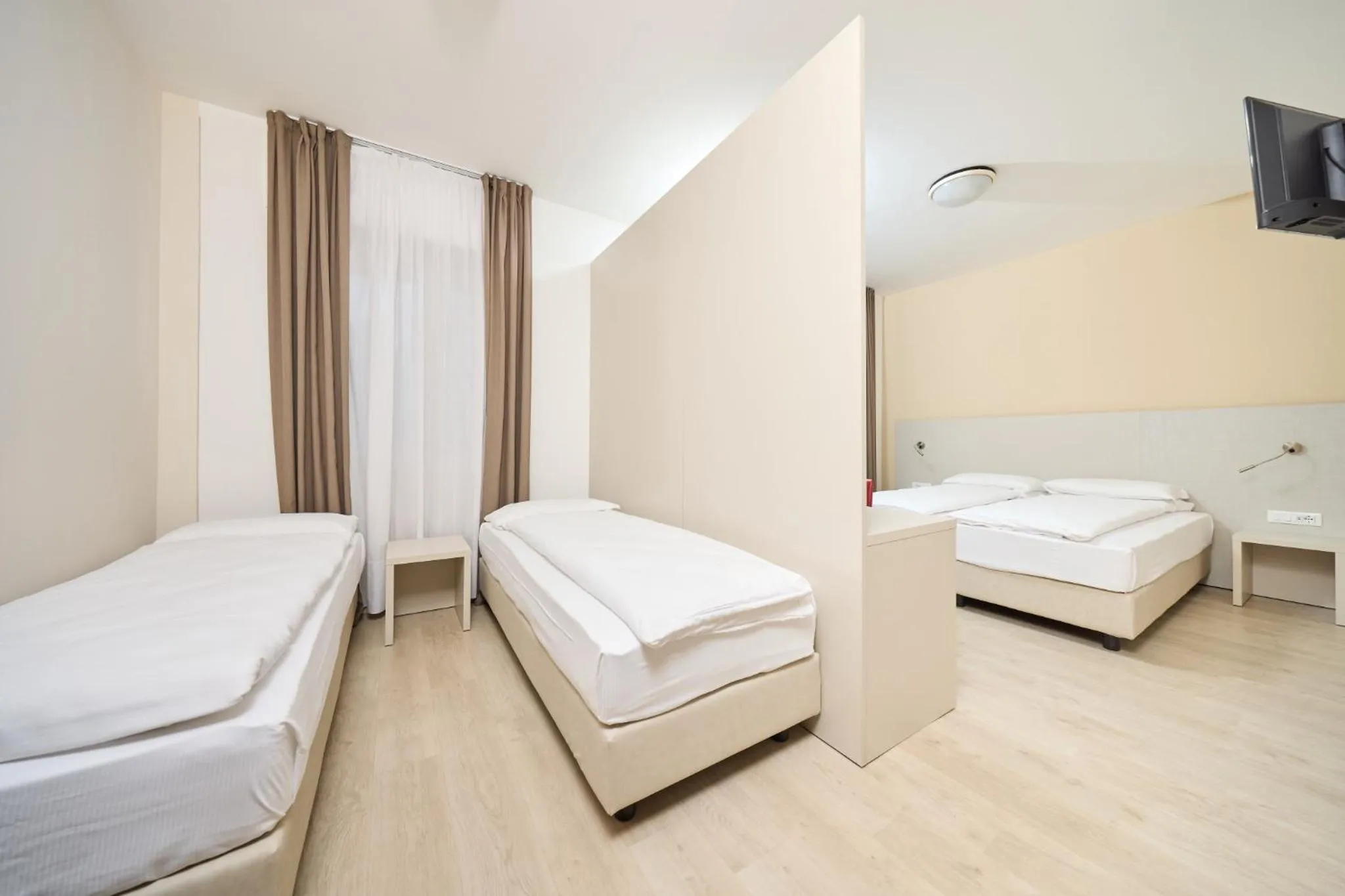 Bed in Hotel Astoria - 3stelle S