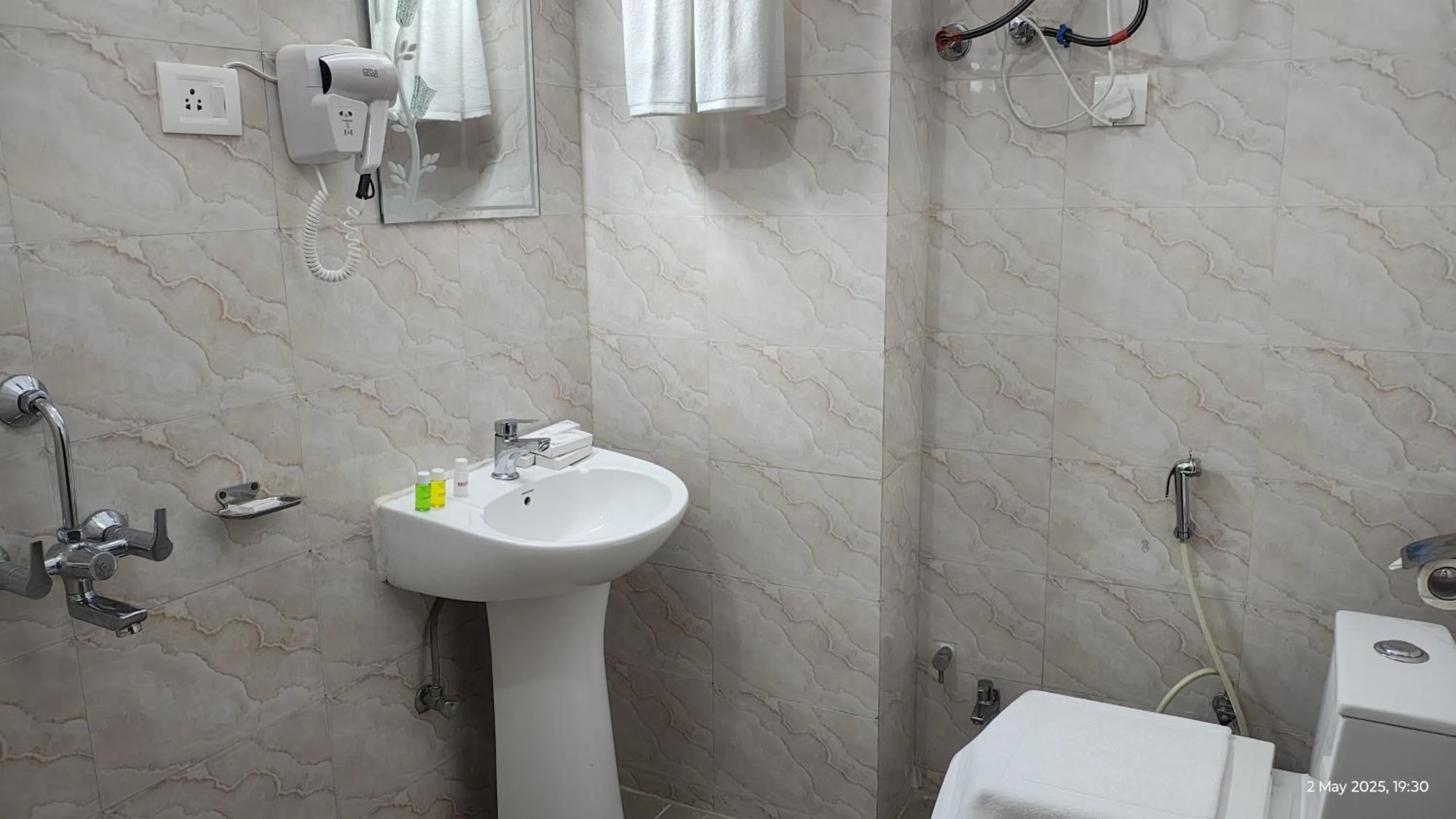 Shower in Ai 360 Degree Hotel Lansdowne