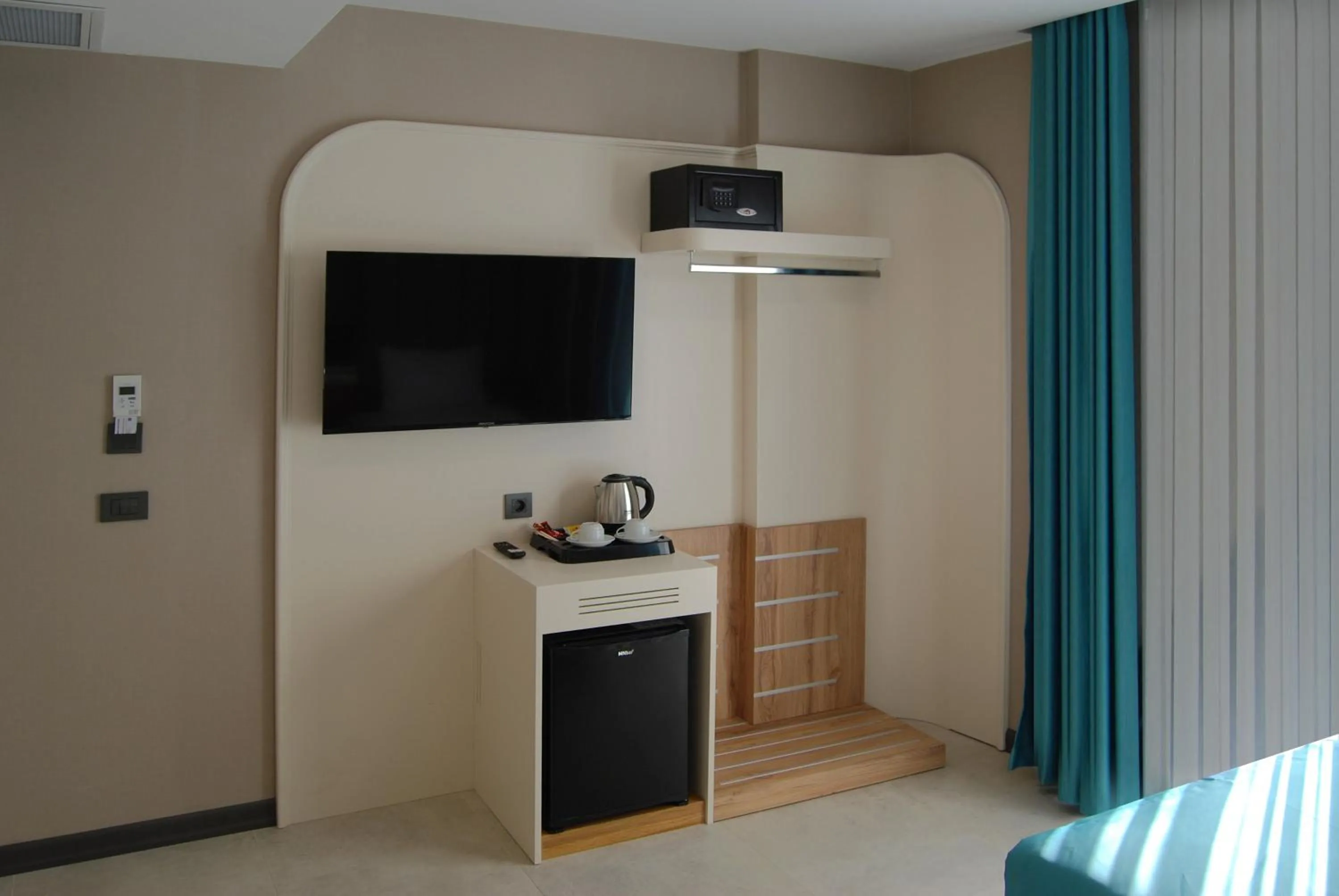 TV and multimedia in CONCEPT PERA Hotel