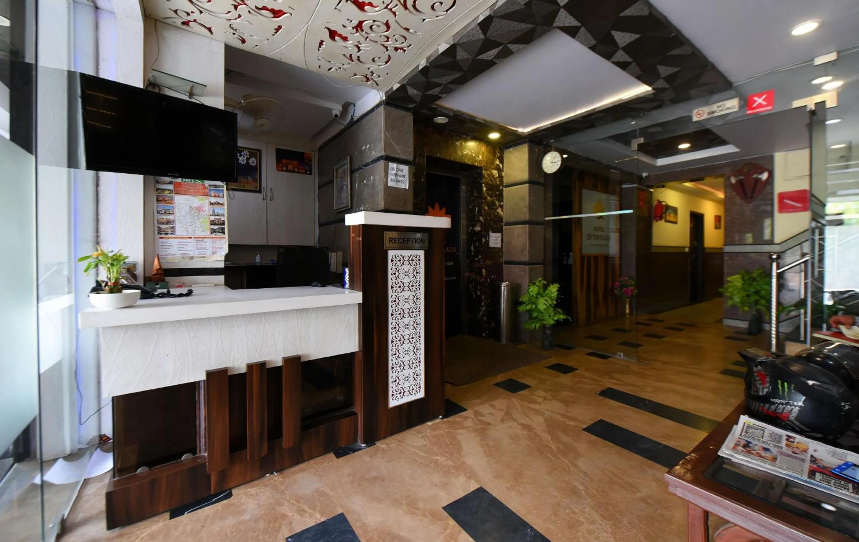 Lobby or reception in Collection O Tip Top