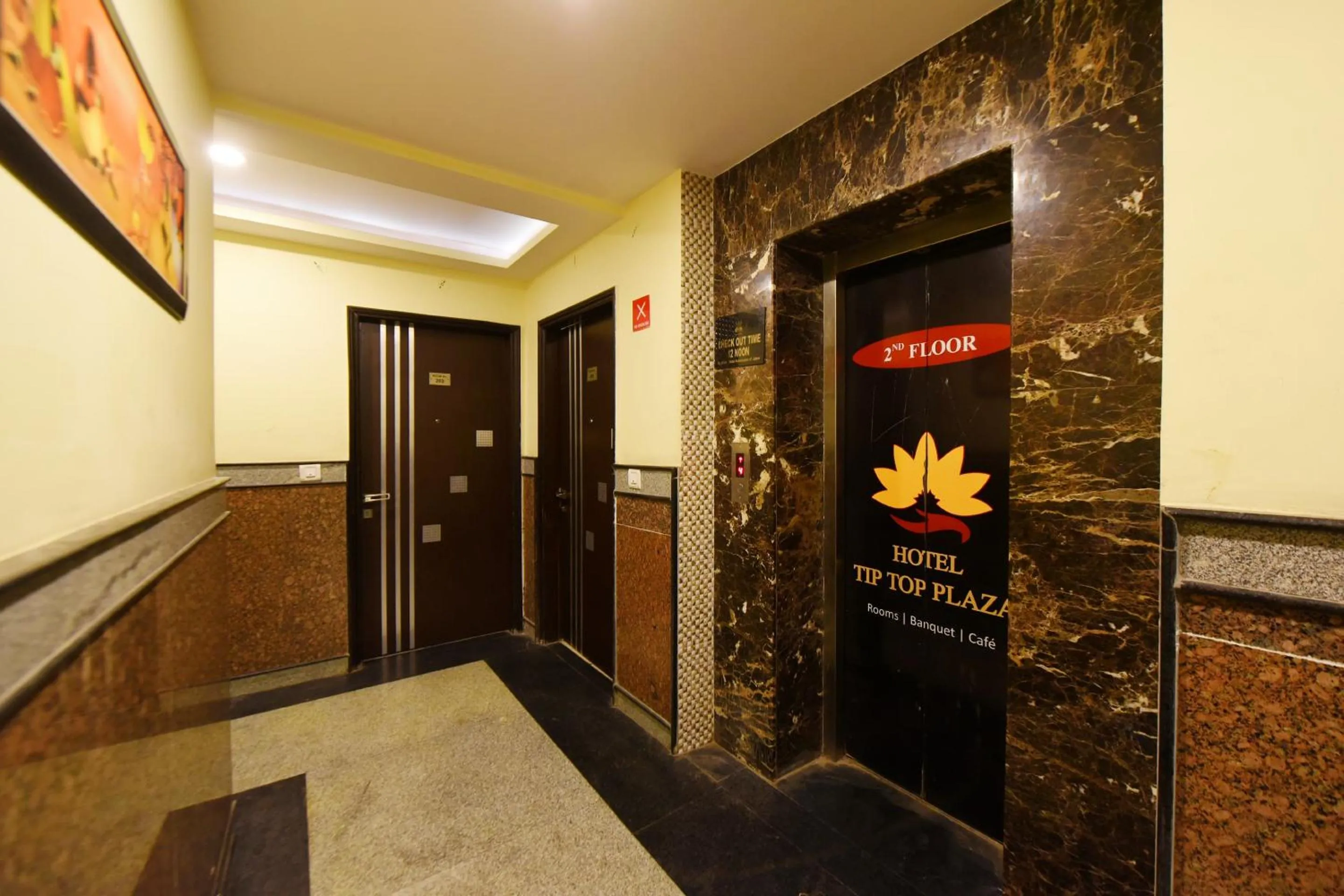 Lobby or reception in Collection O Tip Top