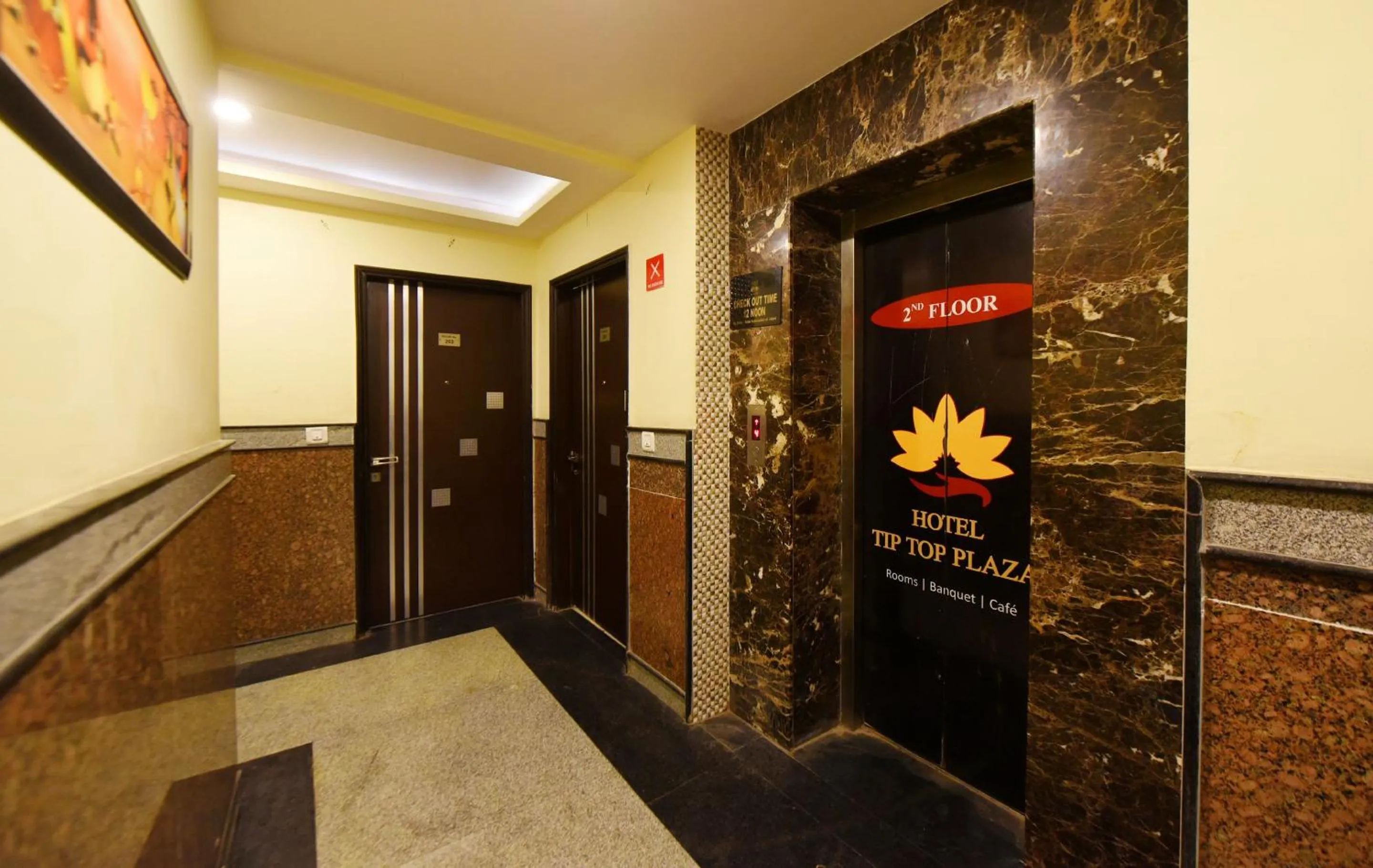 Lobby or reception in Collection O Tip Top