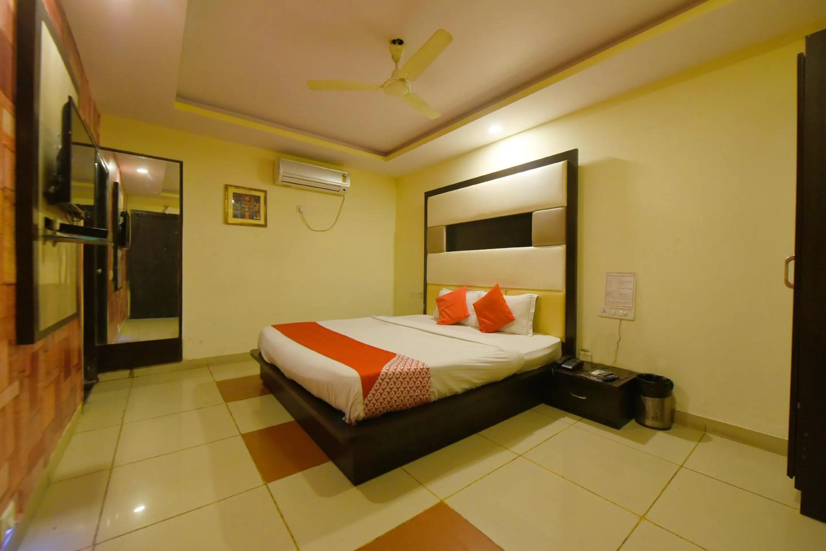 Bedroom, Bed in Collection O Tip Top