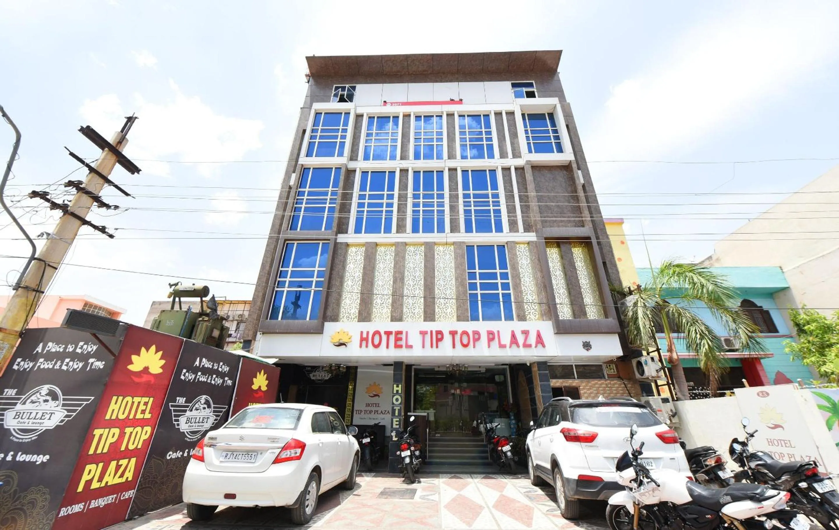 Facade/entrance in Collection O Tip Top