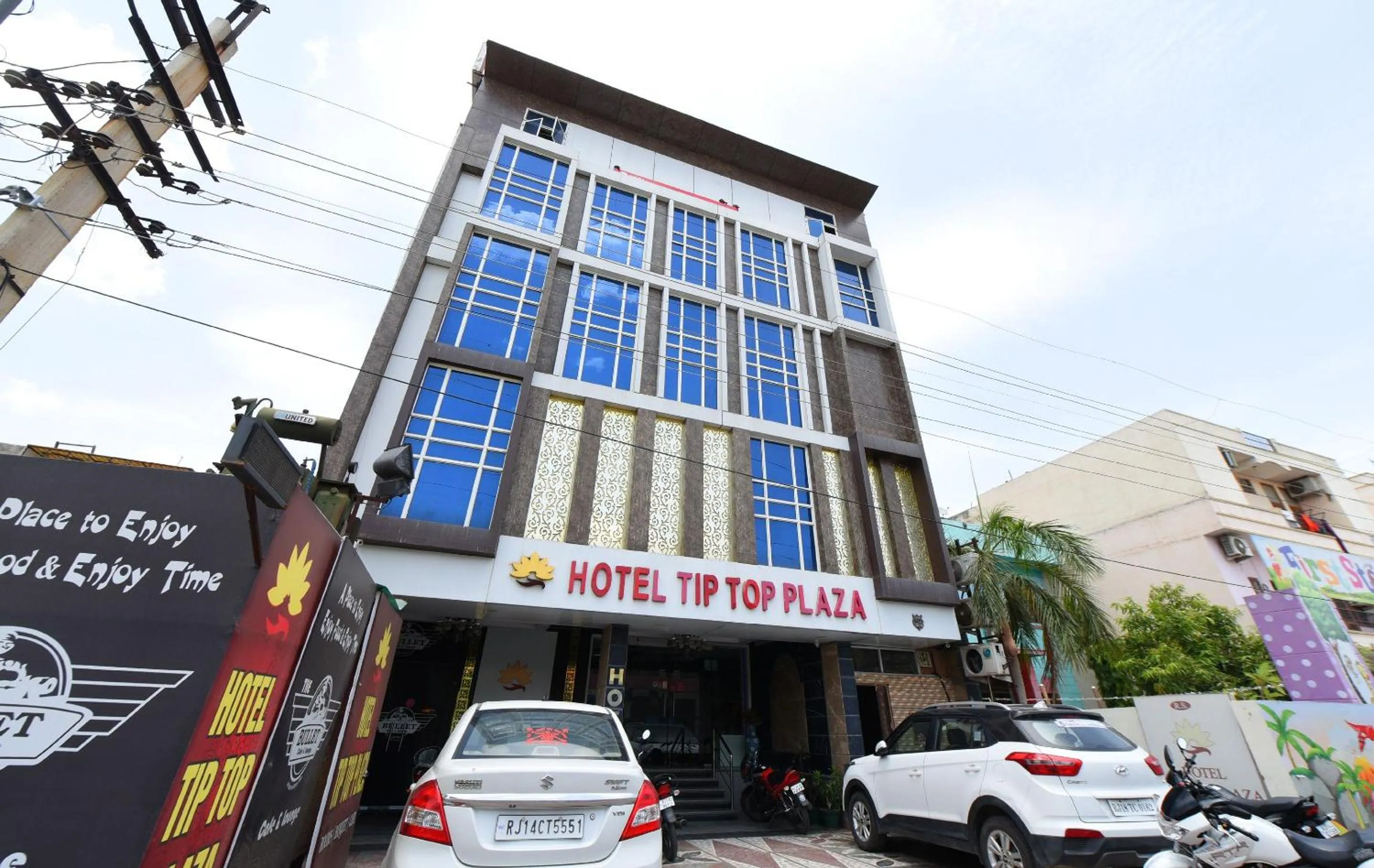 Facade/entrance in Collection O Tip Top