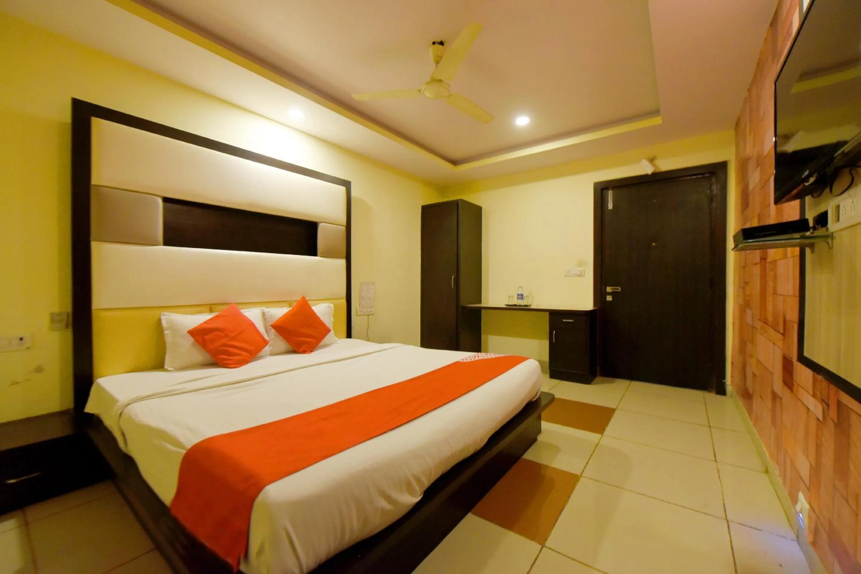 Bedroom, Bed in Collection O Tip Top