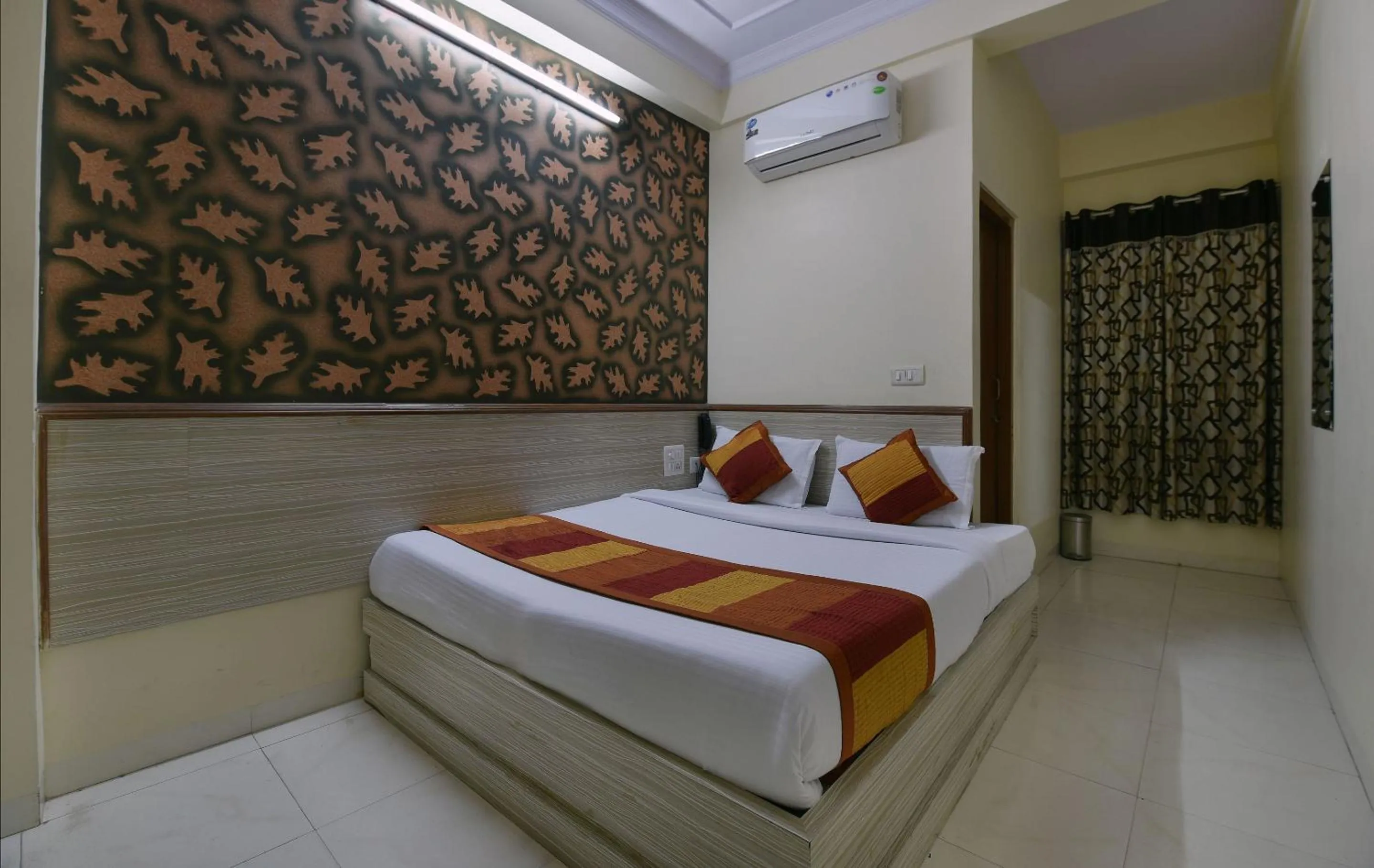 Bedroom, Bed in Collection O Tip Top