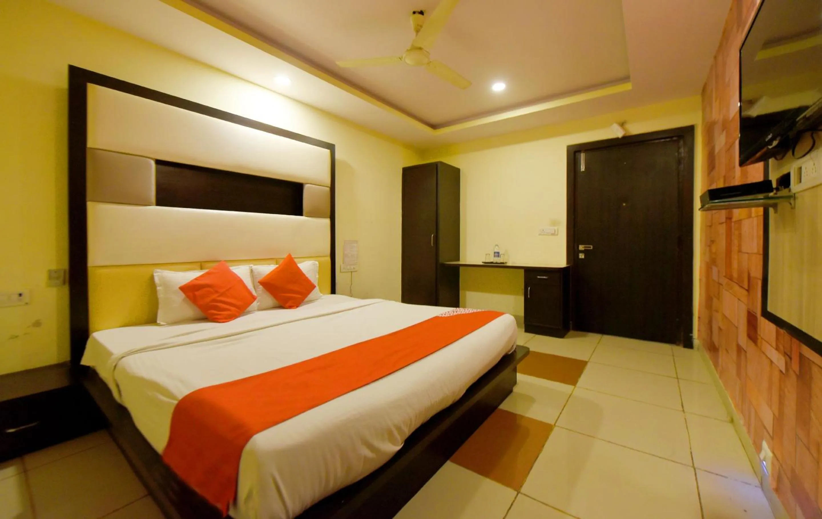 Bedroom, Bed in Collection O Tip Top