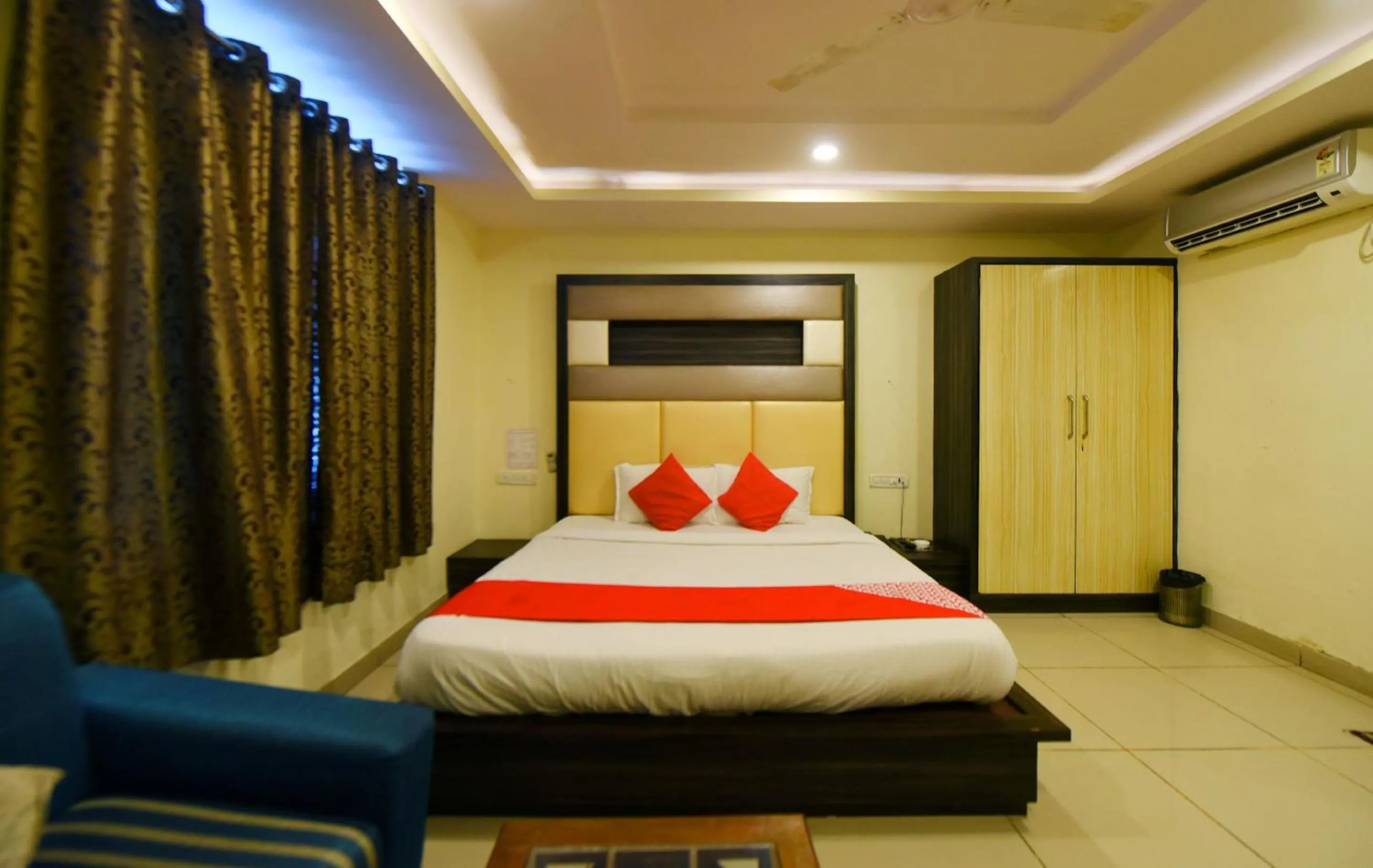 Bedroom, Bed in Collection O Tip Top