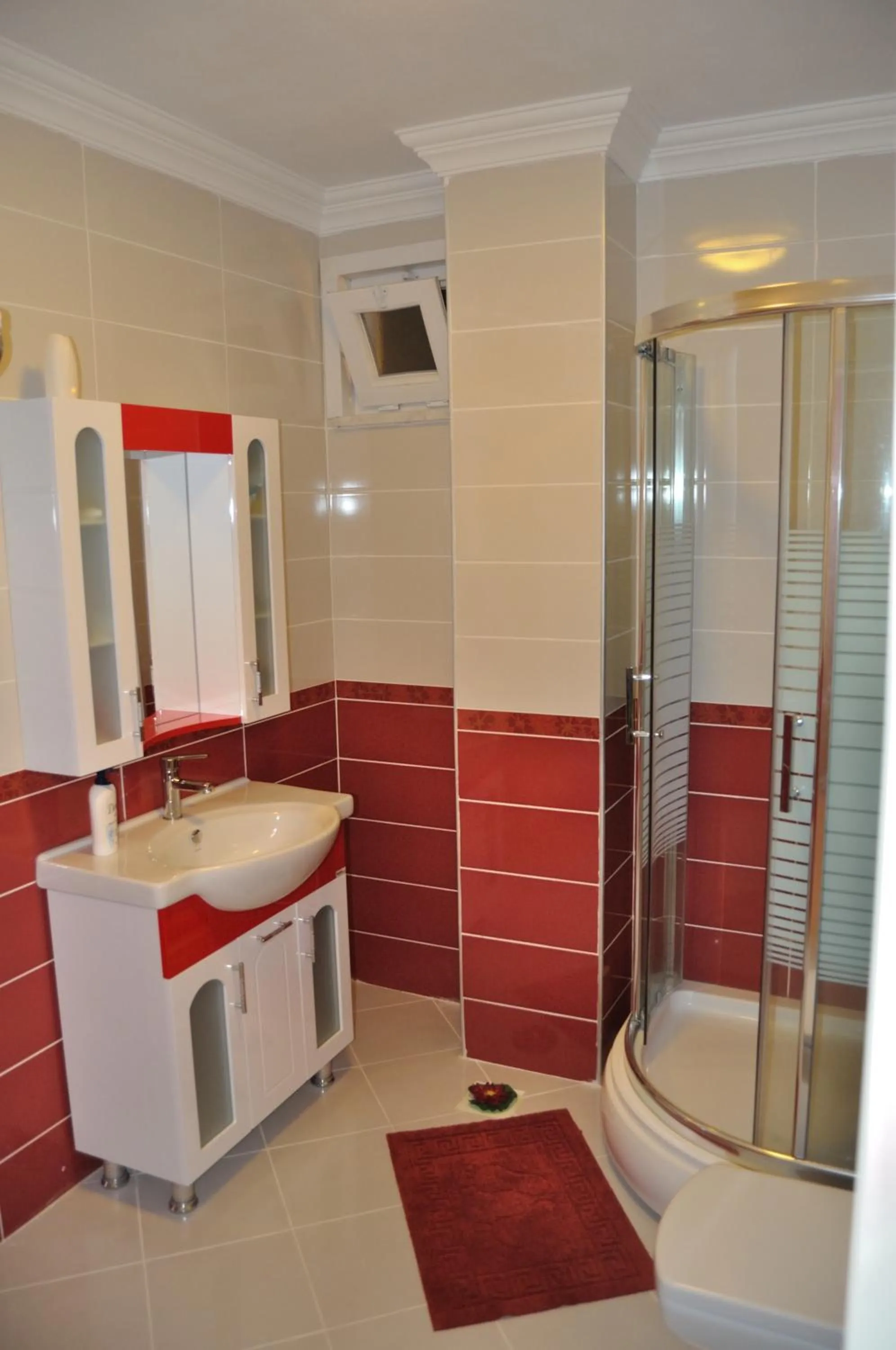 Bathroom in Geyi̇kli̇ Sunshi̇ne Hotel