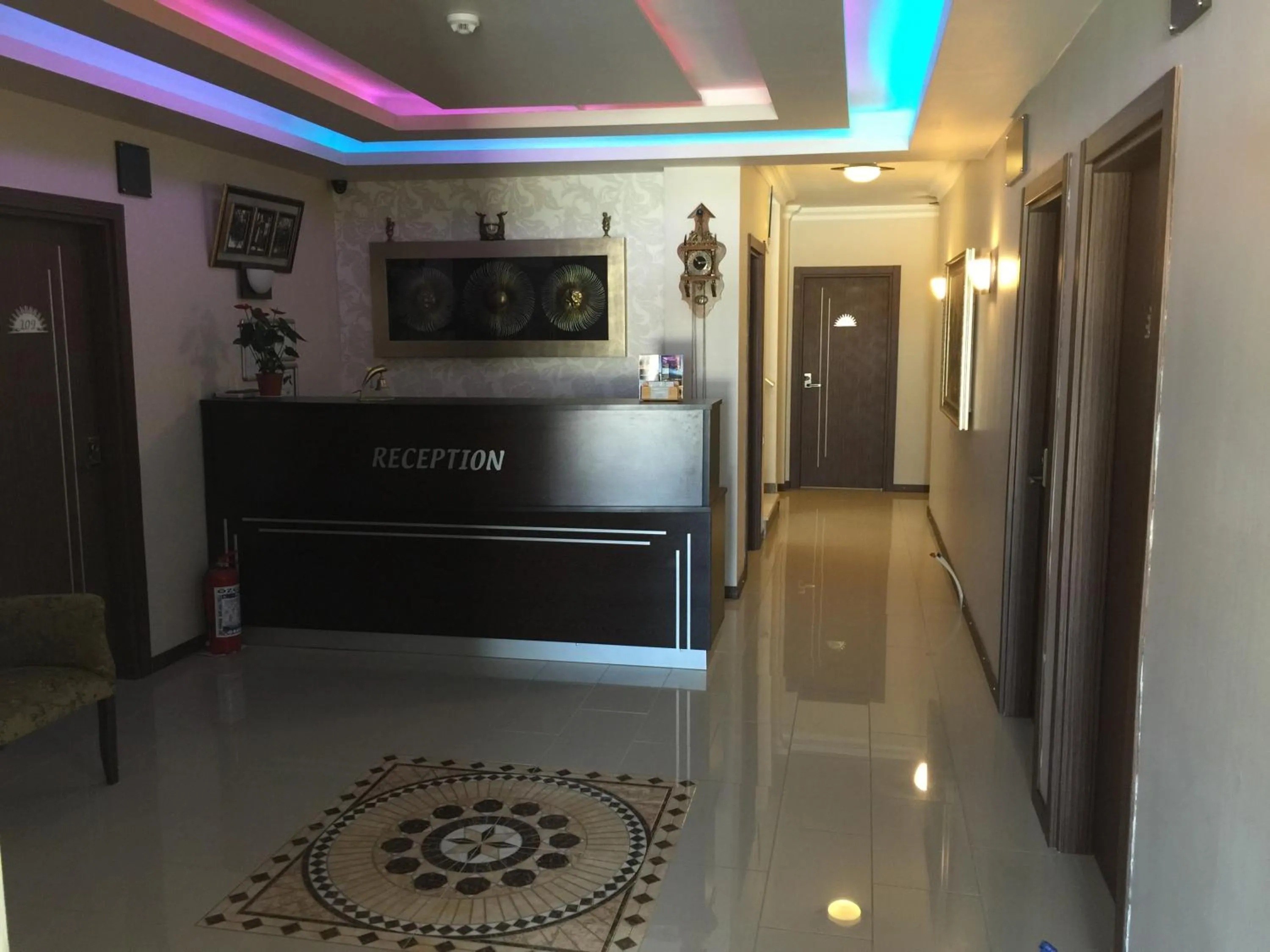 Lobby or reception in Geyi̇kli̇ Sunshi̇ne Hotel