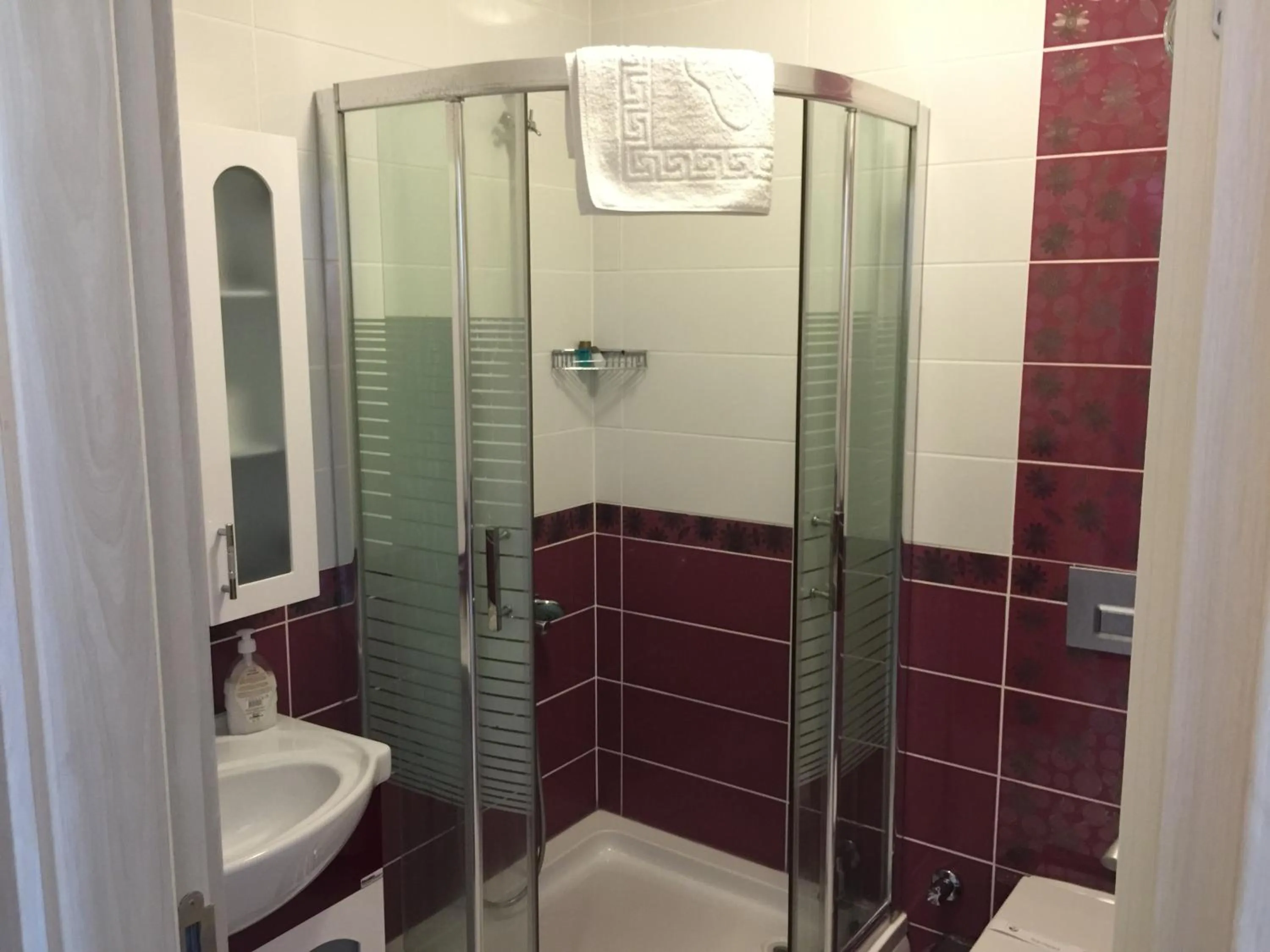 Shower in Geyi̇kli̇ Sunshi̇ne Hotel
