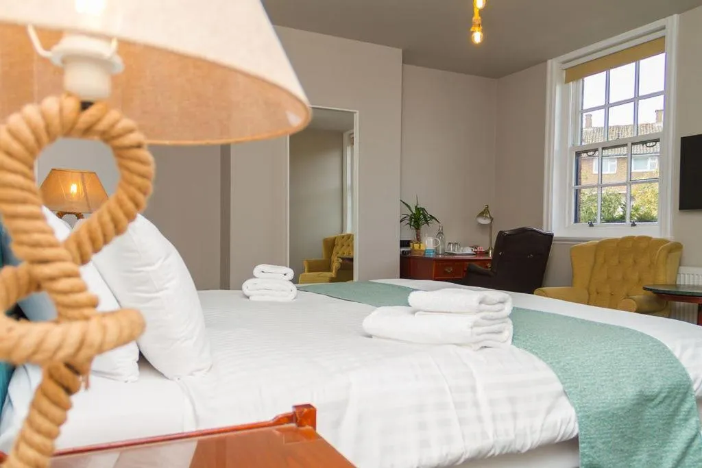 Bed in The Captain Cook