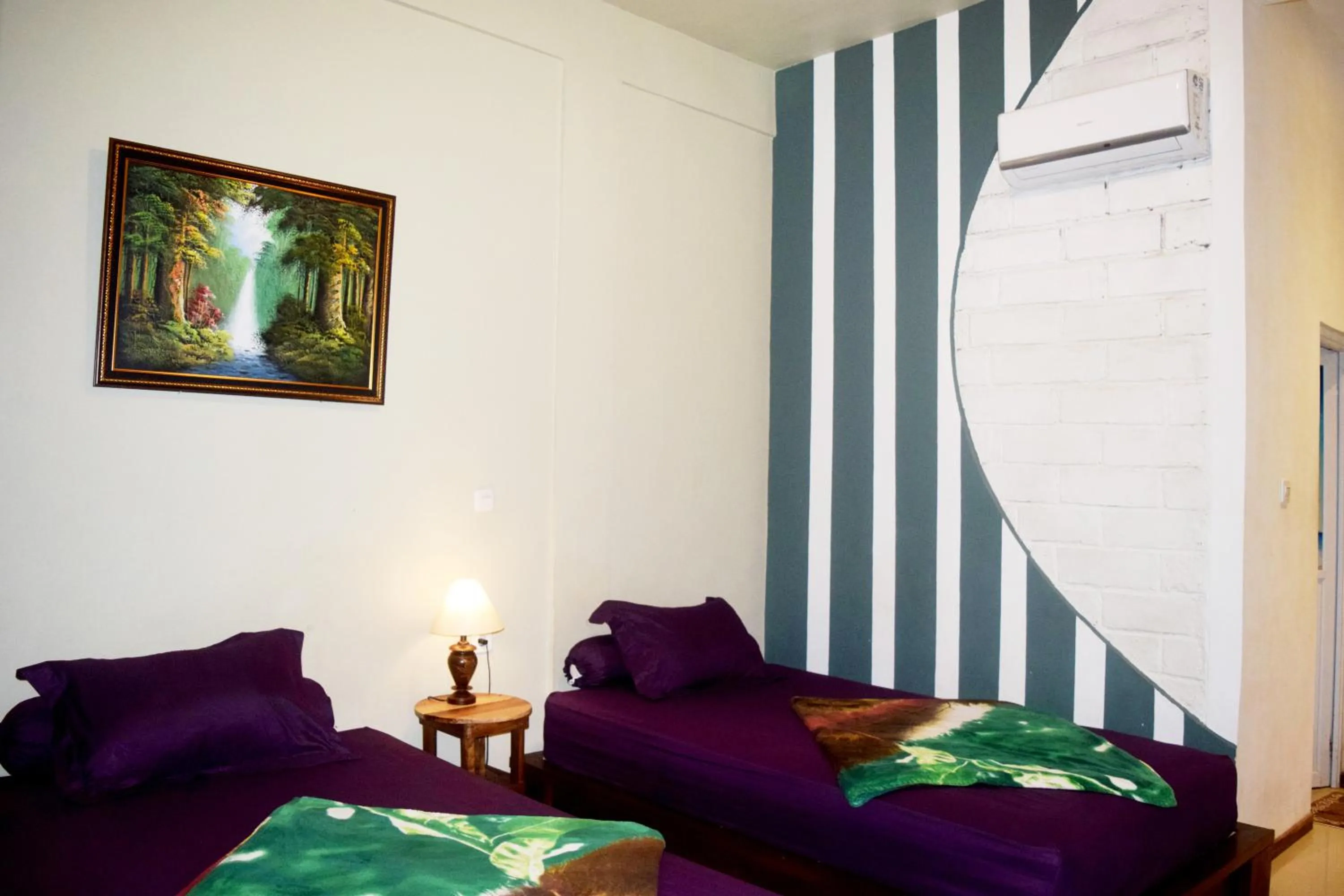 Bedroom, Bed in Panda Cottage