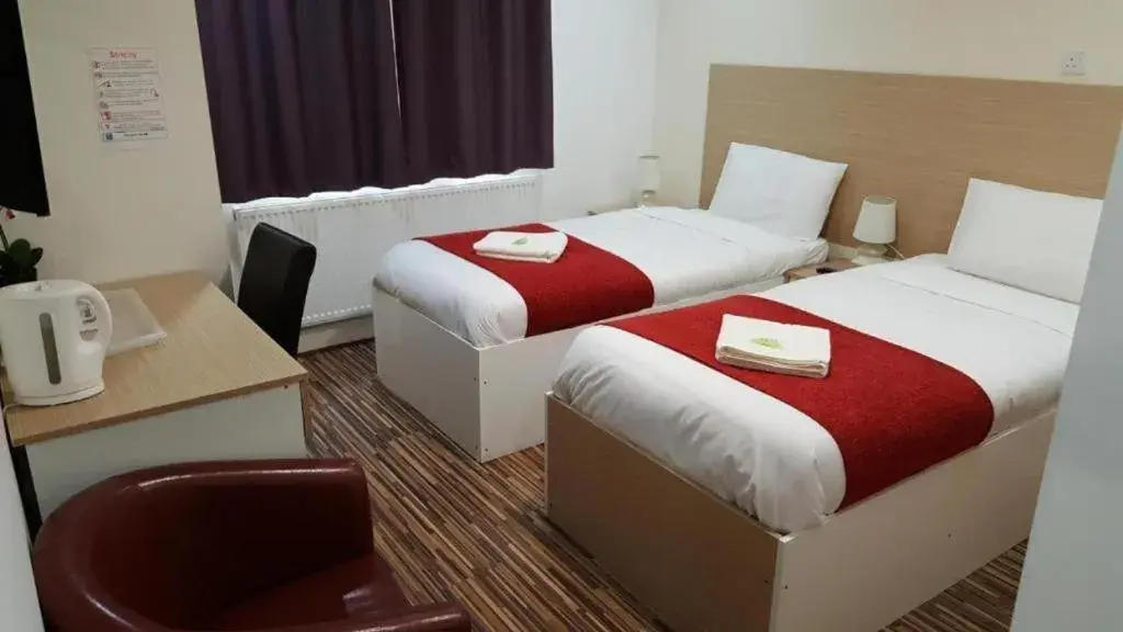 Budget Double or Twin Room in Travellers Hub Budget Double or Twin Room in Travellers Hub