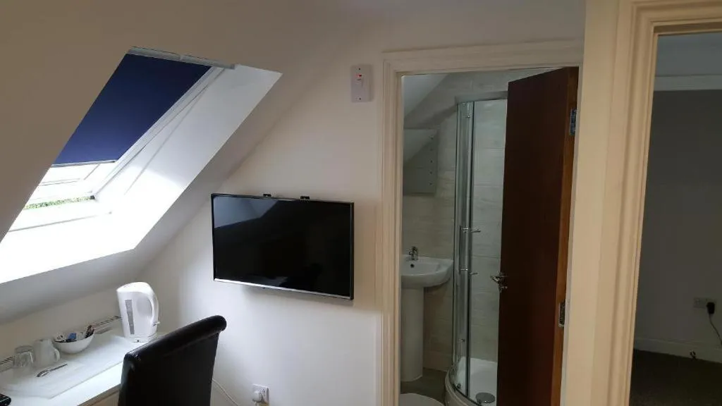 Bedroom in Heathrow Travellers Hub