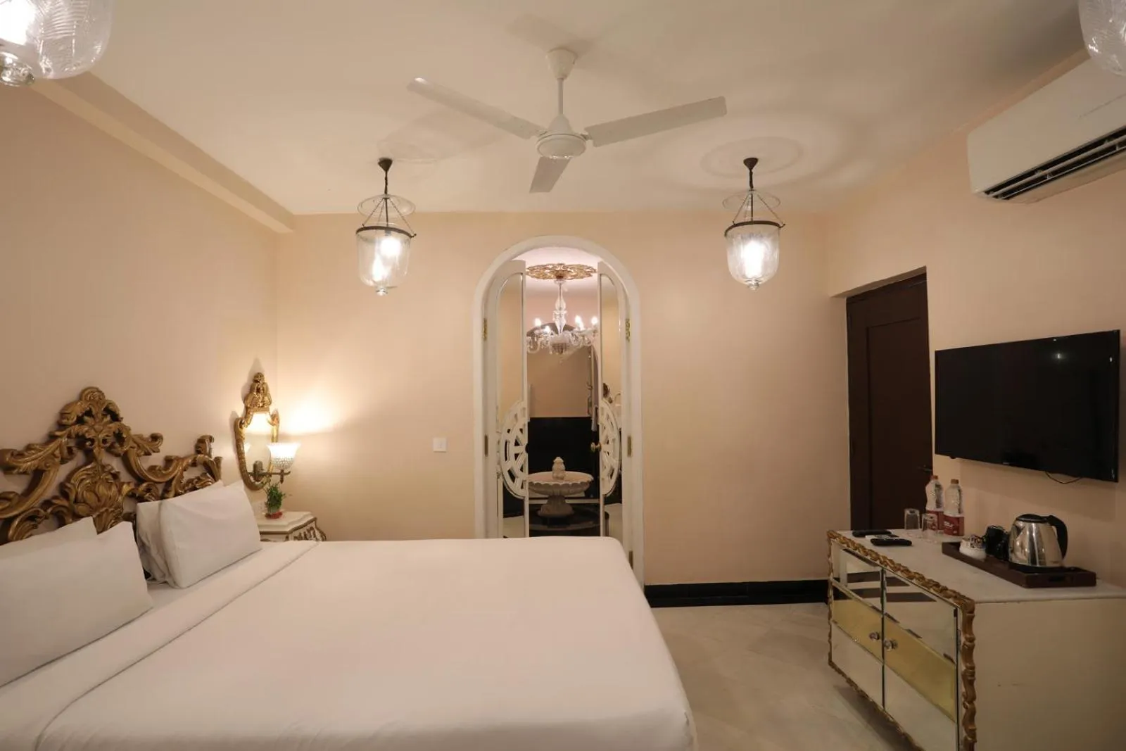 Bedroom, Bed in The Royal Retreat Resort & Spa