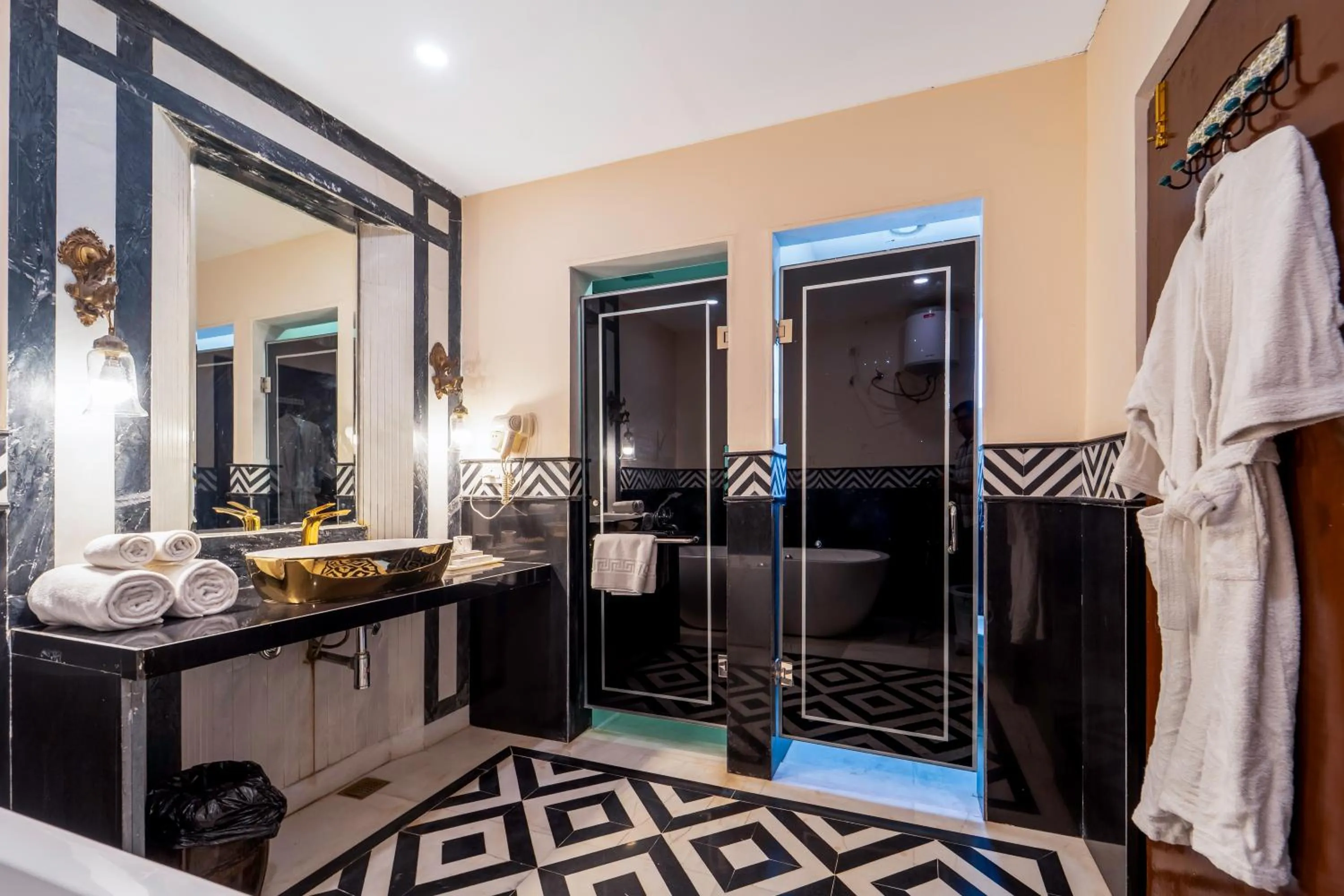 Bathroom in The Royal Retreat Resort & Spa