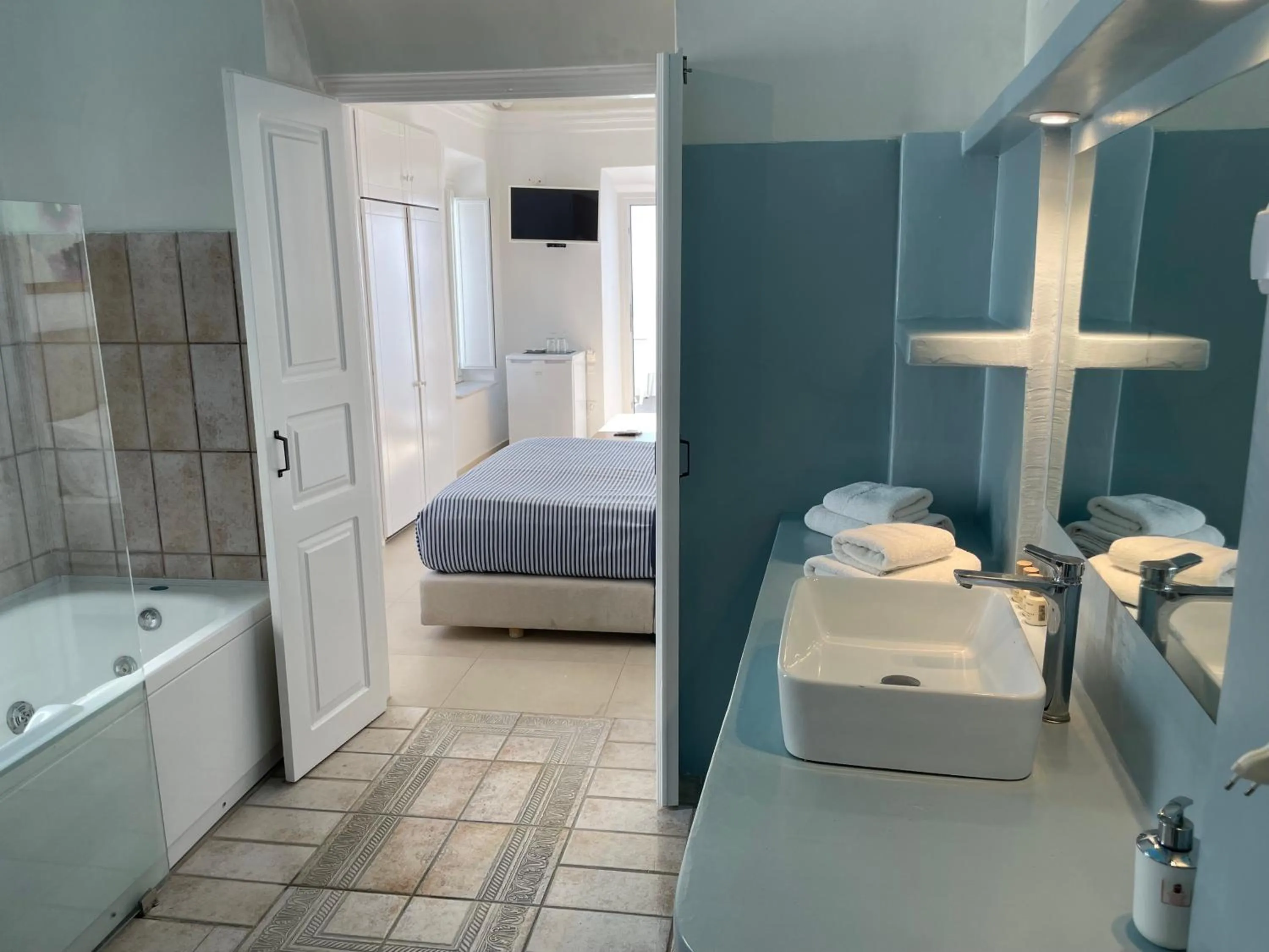 Bed in Alexander Villas