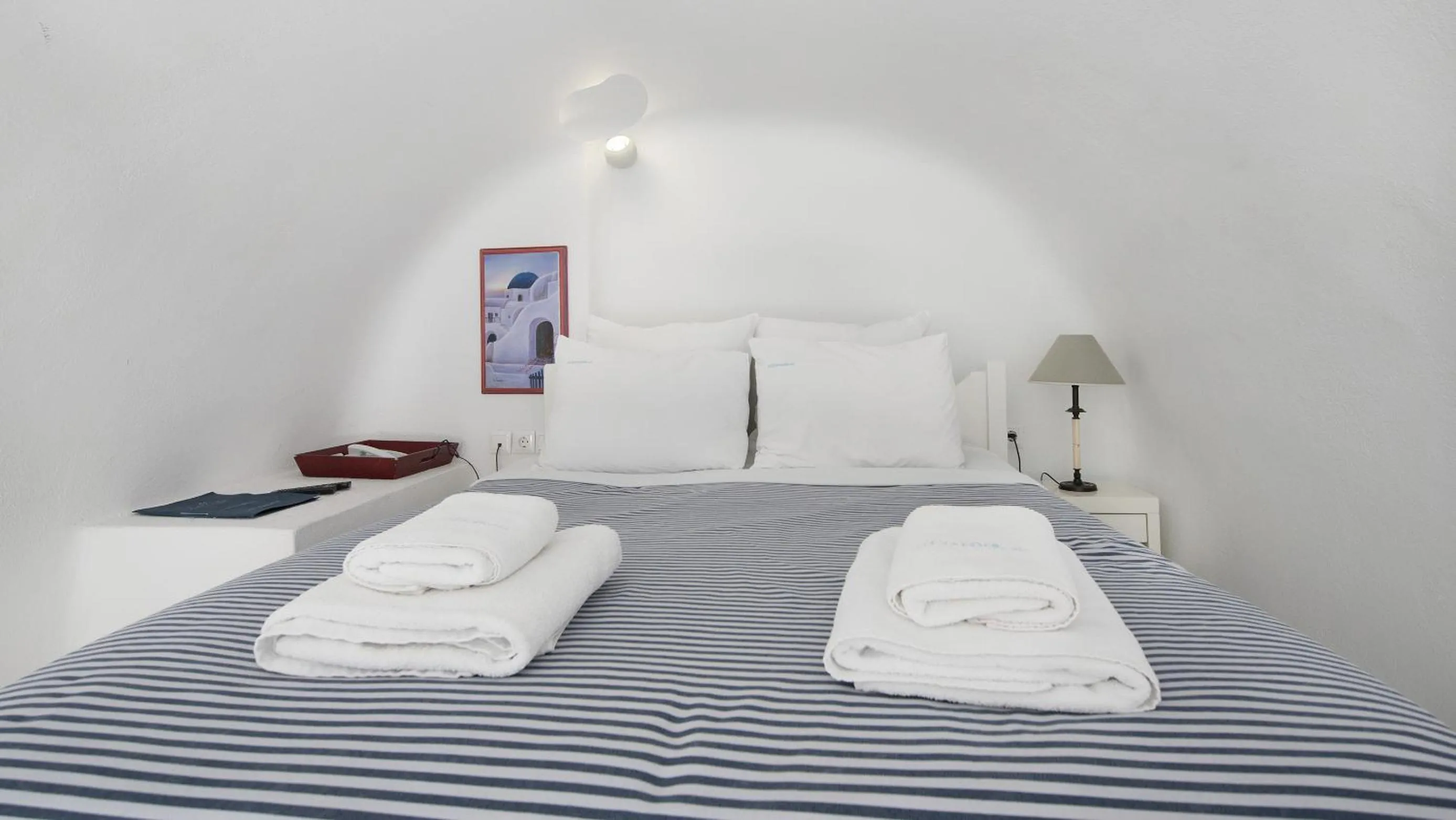 Bedroom, Bed in Alexander Villas