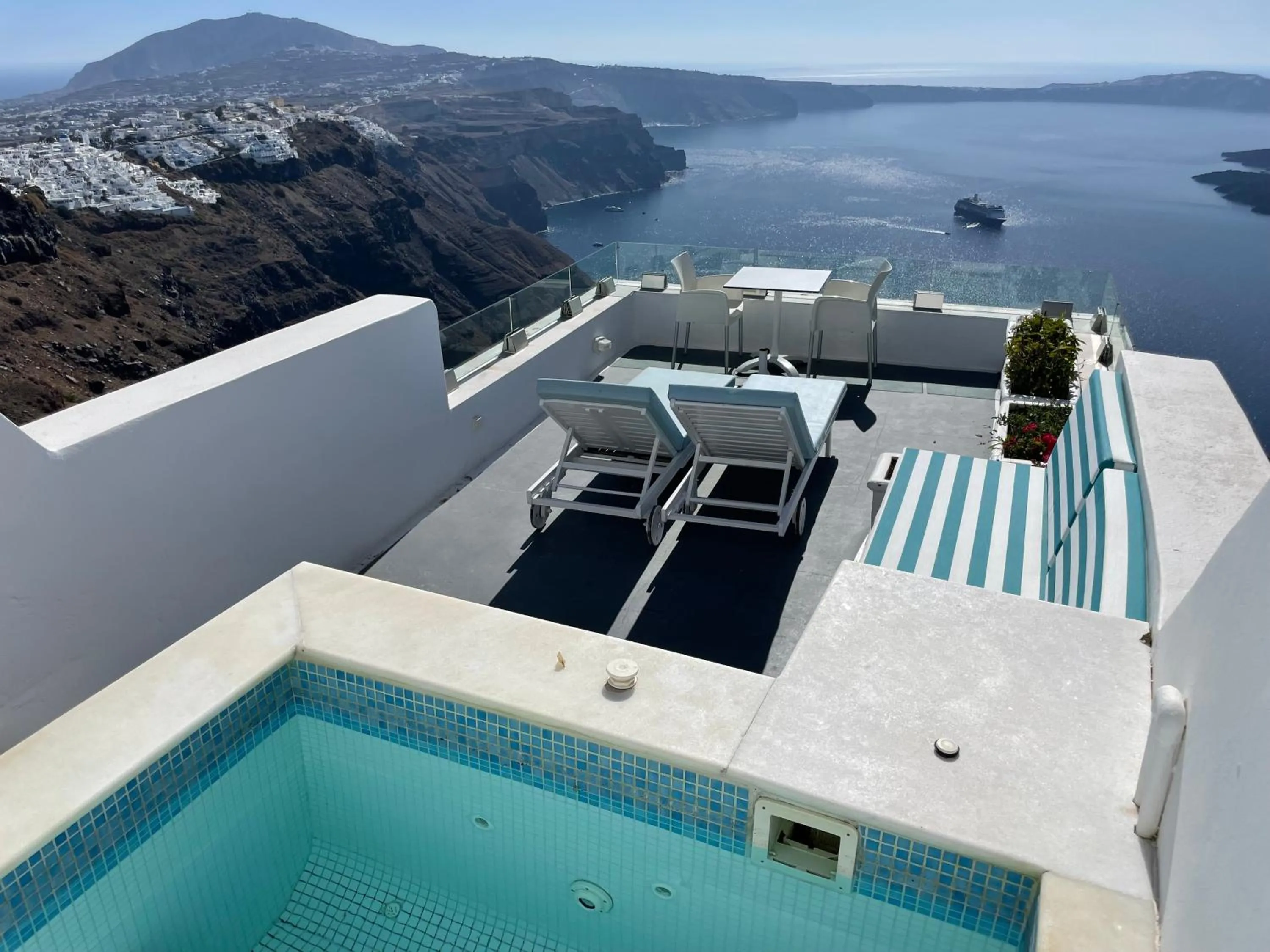 Hot Tub in Alexander Villas