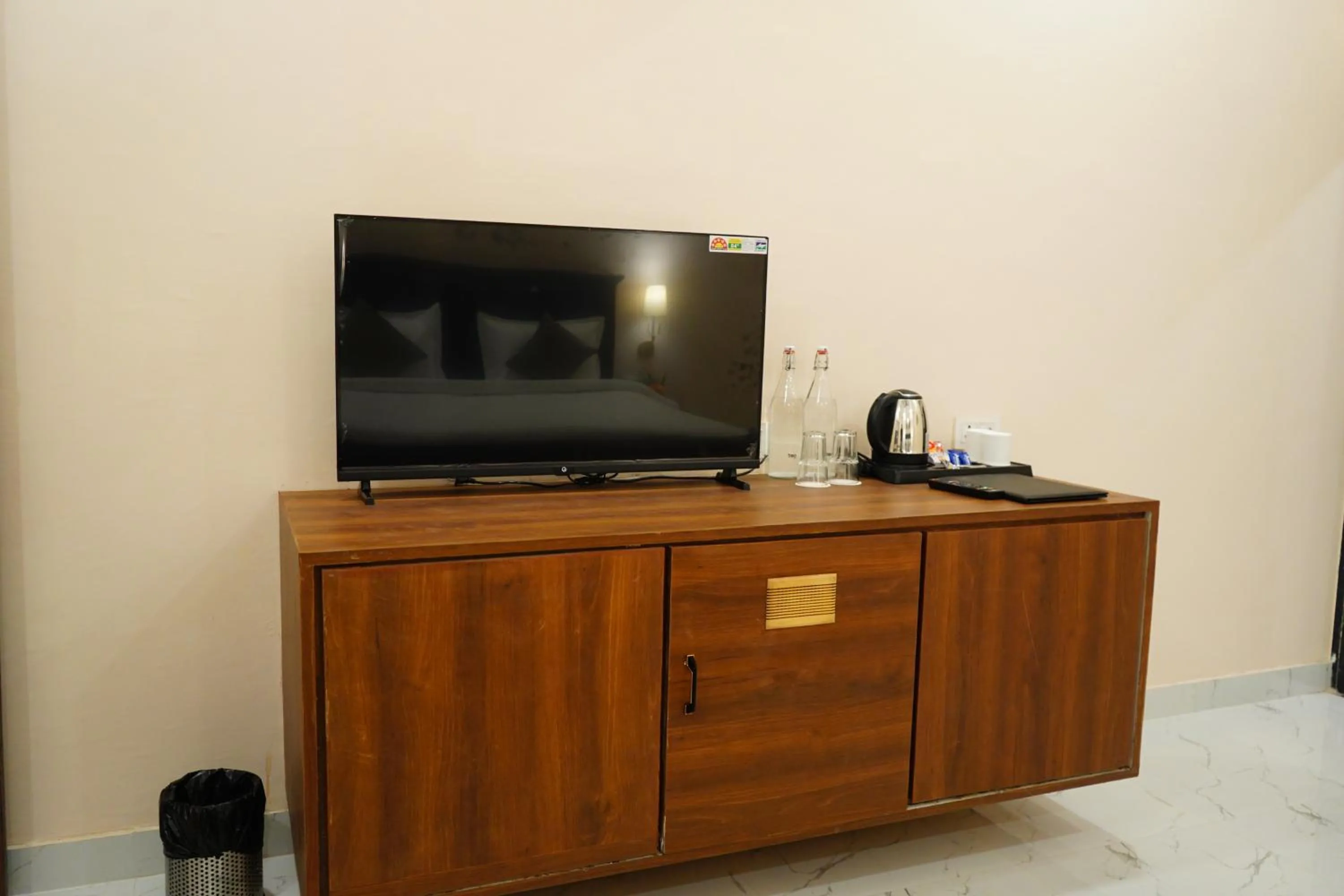 TV and multimedia in Sundervan Vilas Ranthambore