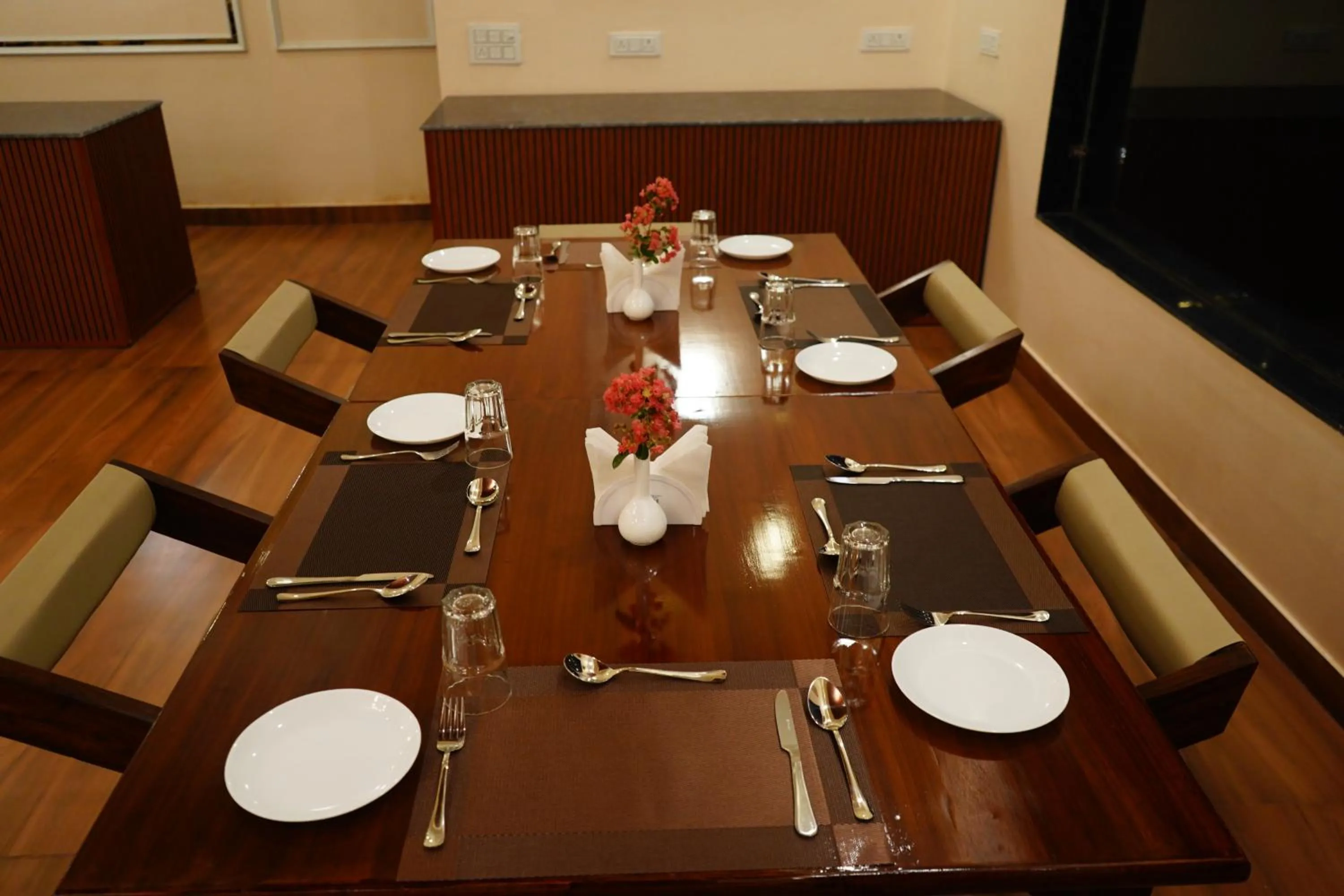 Restaurant/places to eat in Sundervan Vilas Ranthambore
