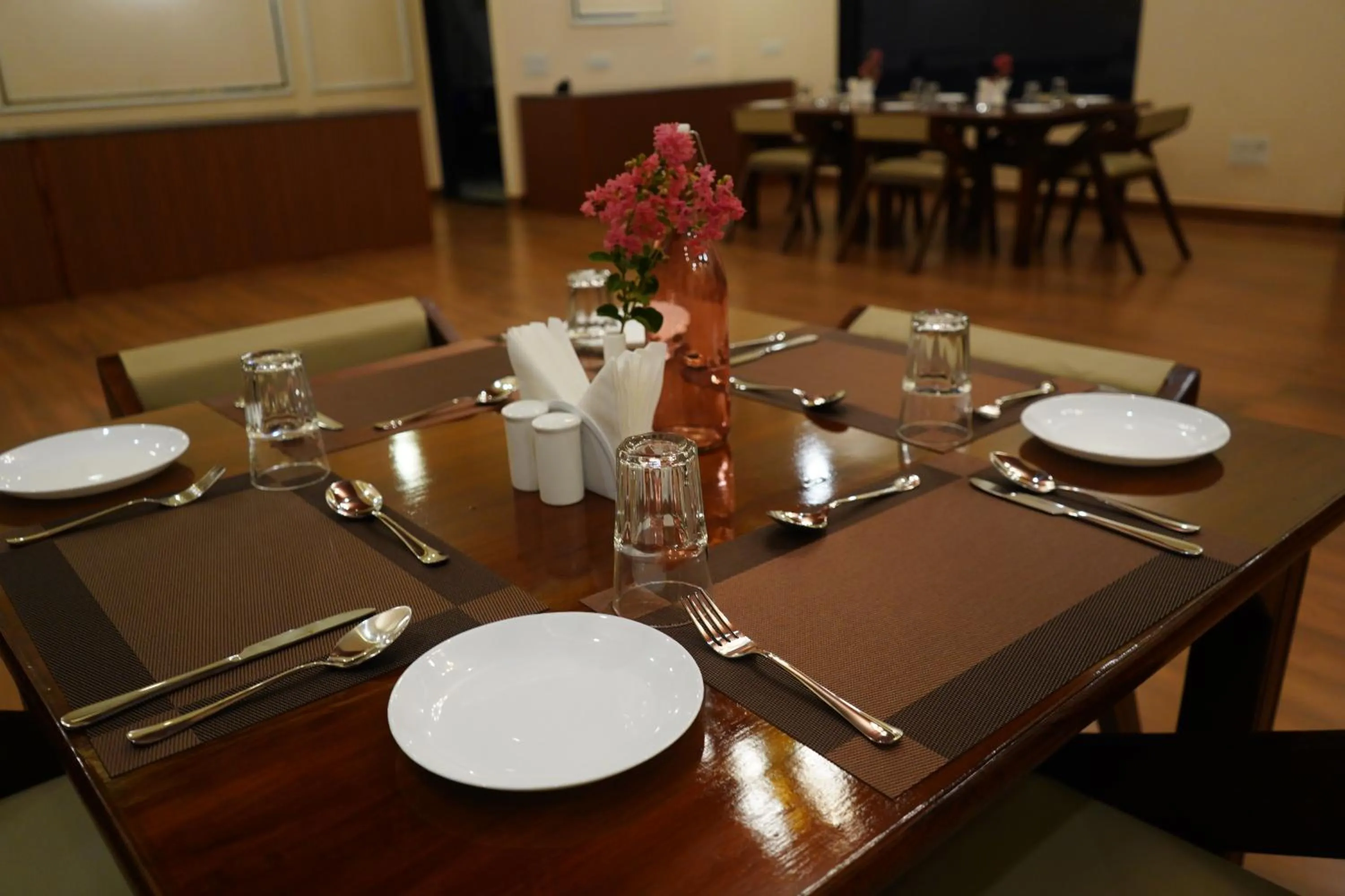 Restaurant/places to eat in Sundervan Vilas Ranthambore