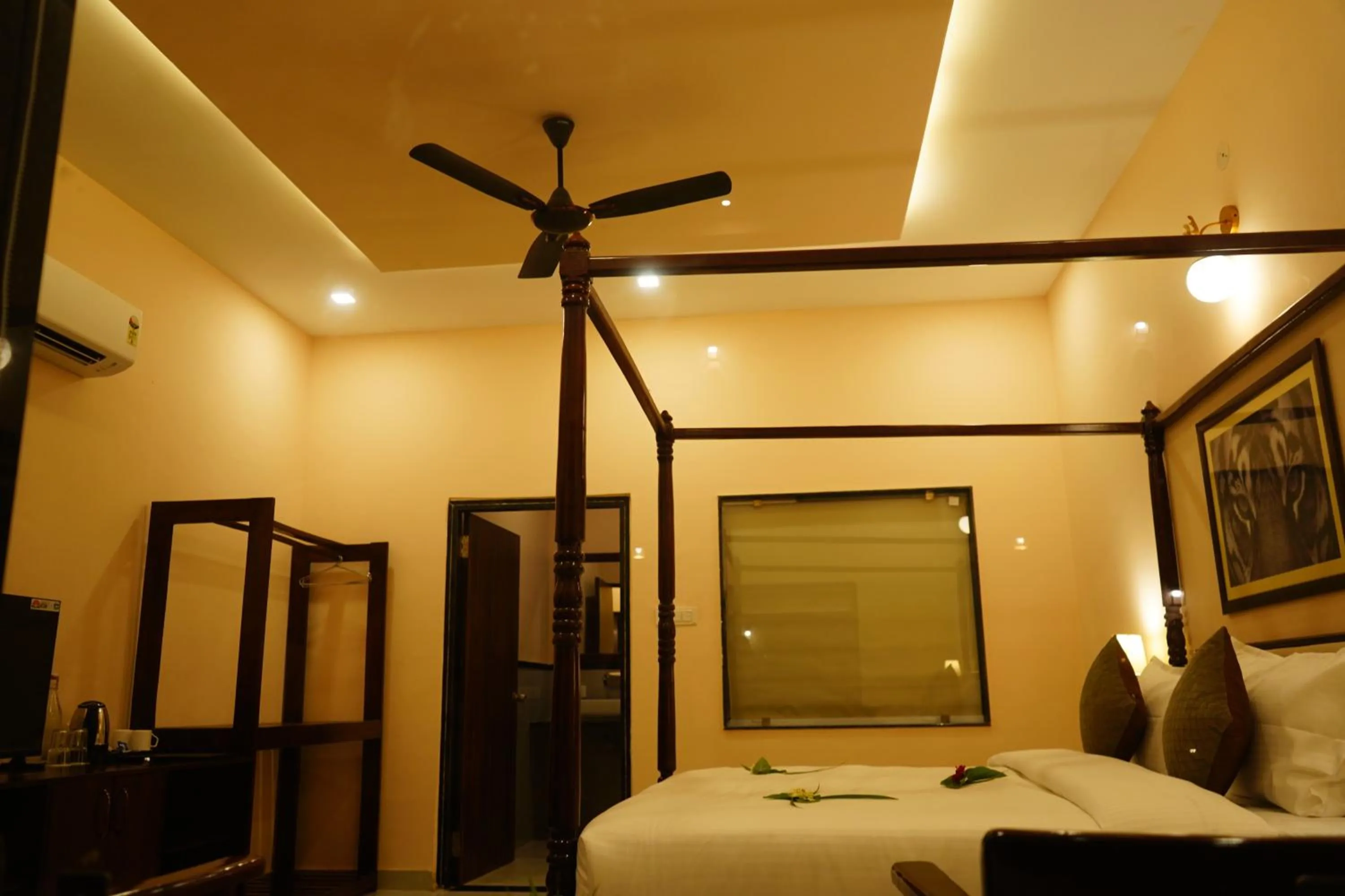 Bed in Sundervan Vilas Ranthambore