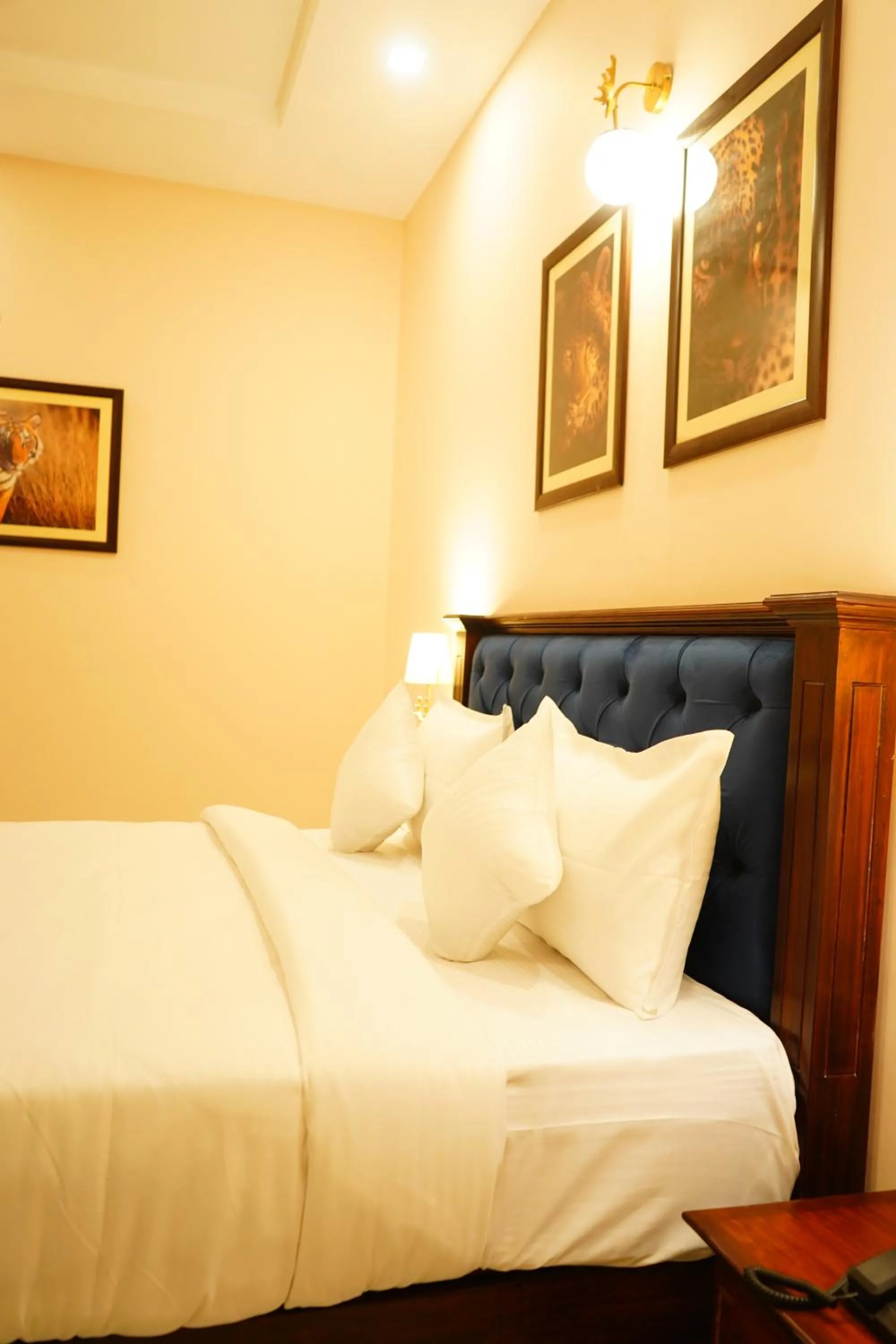 Bed in Sundervan Vilas Ranthambore