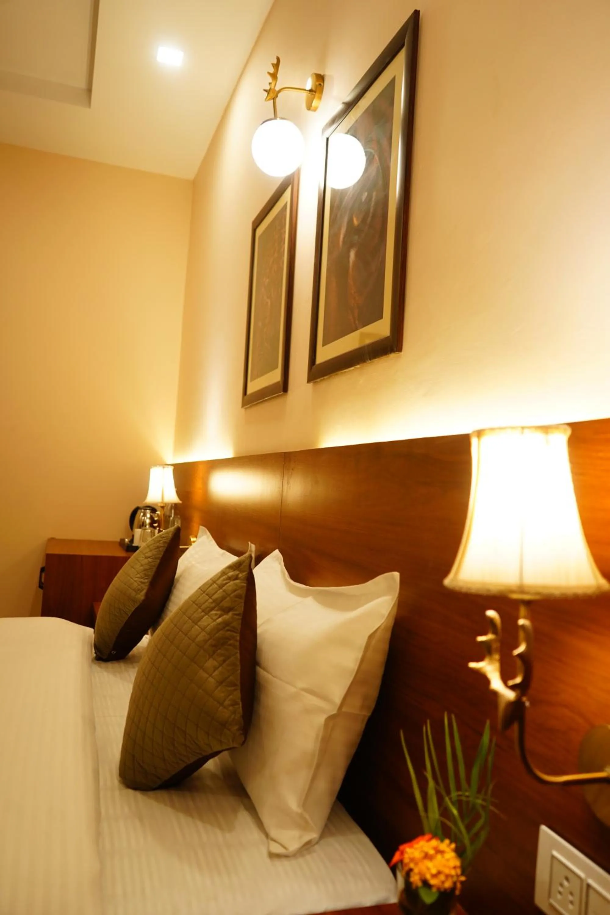 Photo of the whole room, Bed in Sundervan Vilas Ranthambore