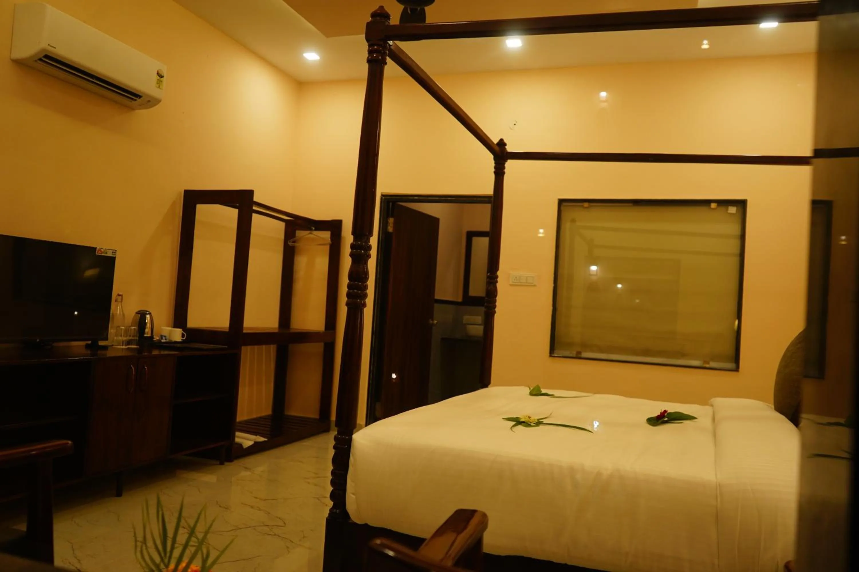 Photo of the whole room, Bed in Sundervan Vilas Ranthambore