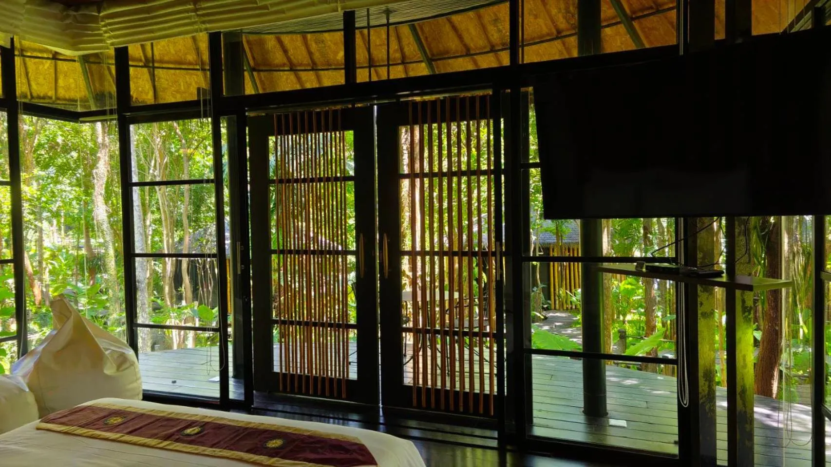 Bed in Sanctuary Kanchanaburi