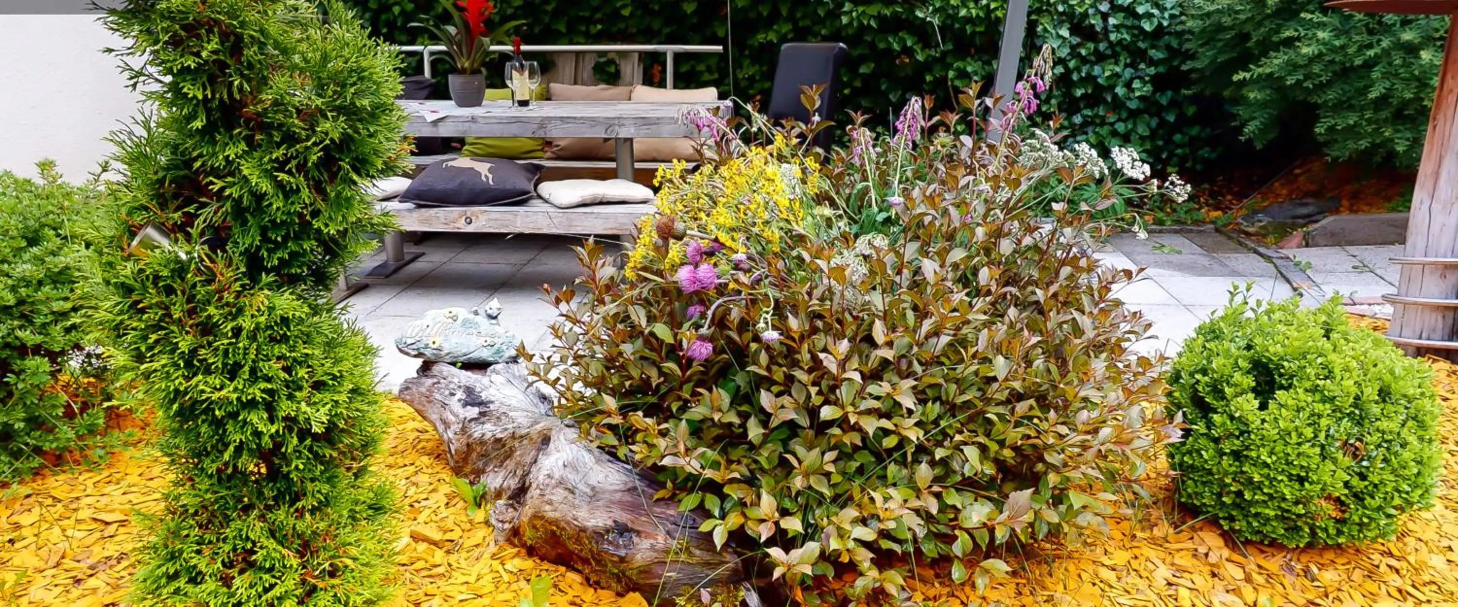 Garden view in AlpinDesign Kaunertal