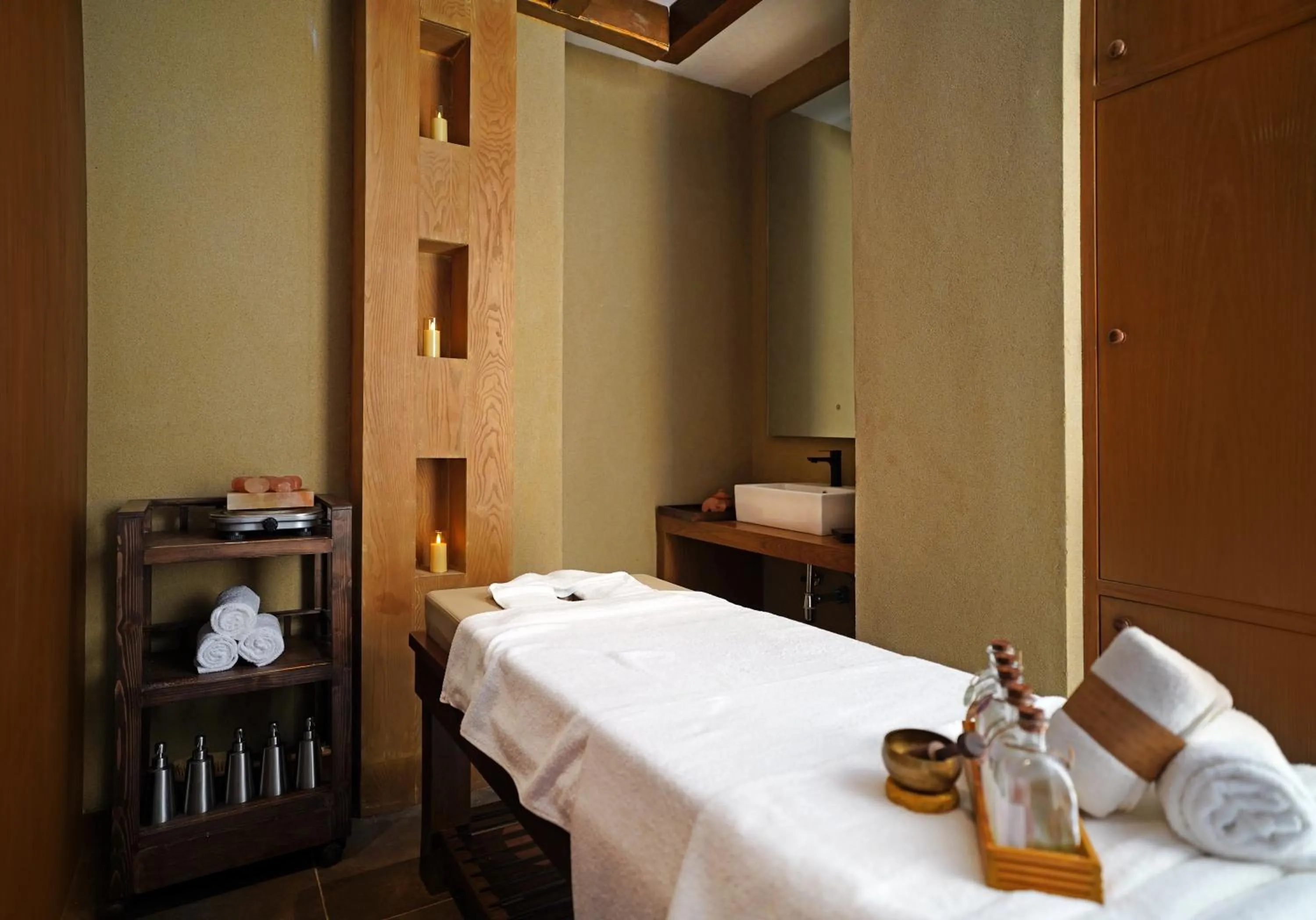 Massage in Ambiance Boutique Art Hotel Islamabad