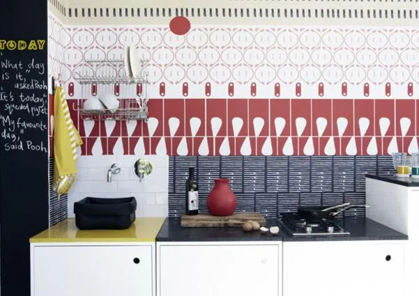 Kitchen or kitchenette in InAweStays Holiday Homes