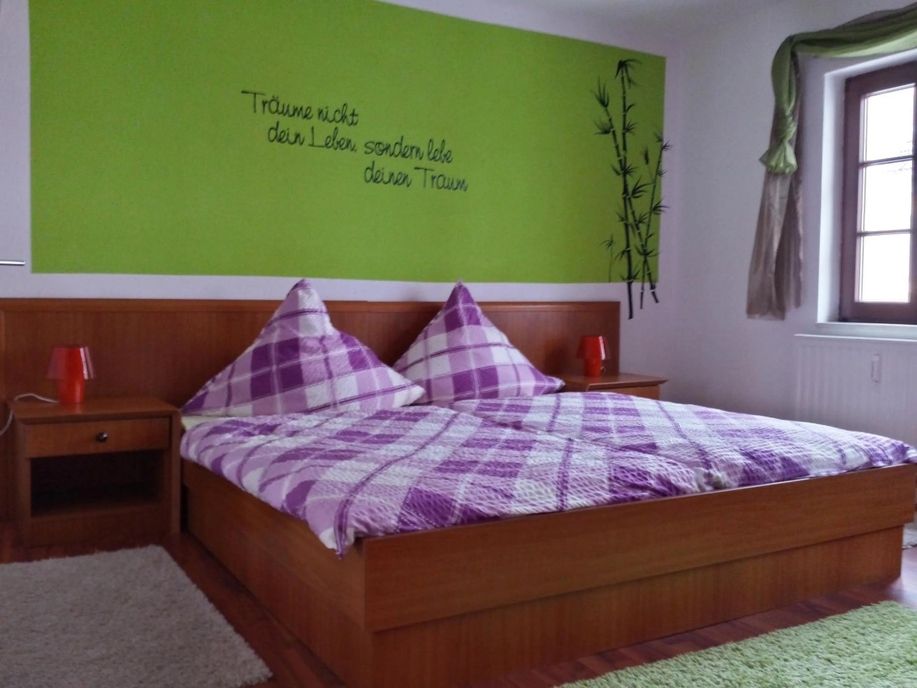 Apartment with Shower in 4 JahresZeiten