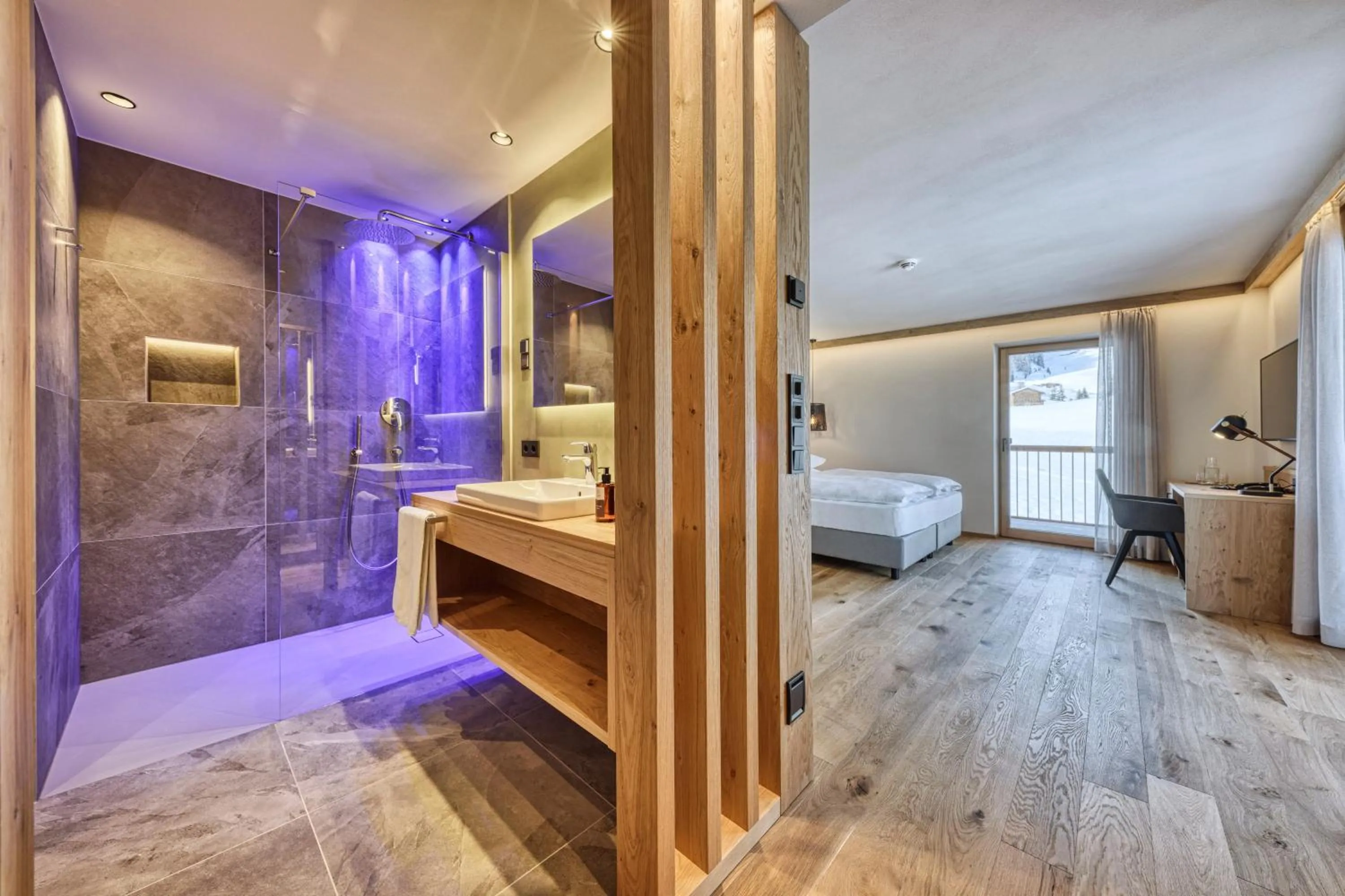Bathroom, Bed in Brunelle Seiser Alm Lodge