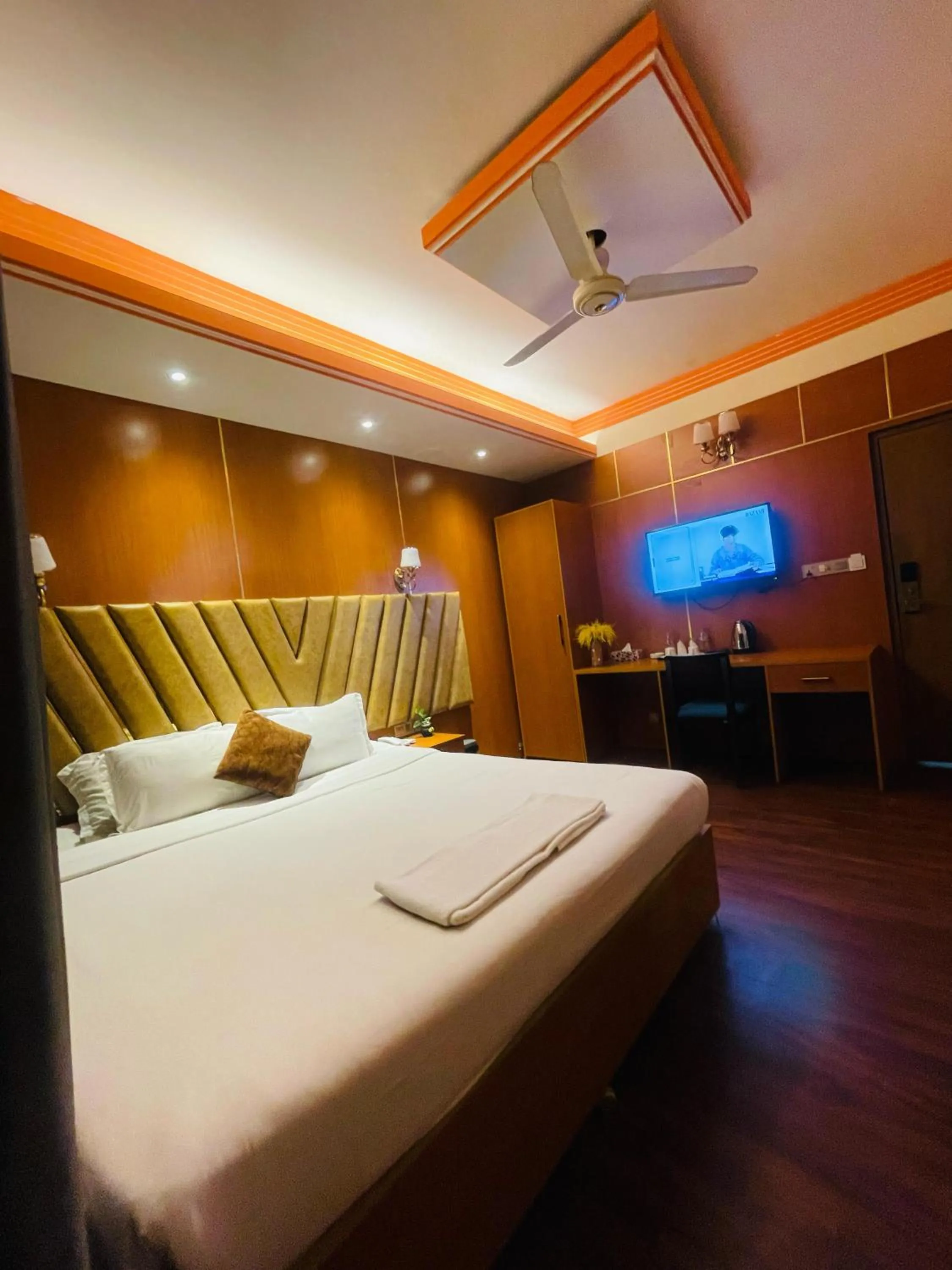 Bed in Hotel Rosewood Uttara