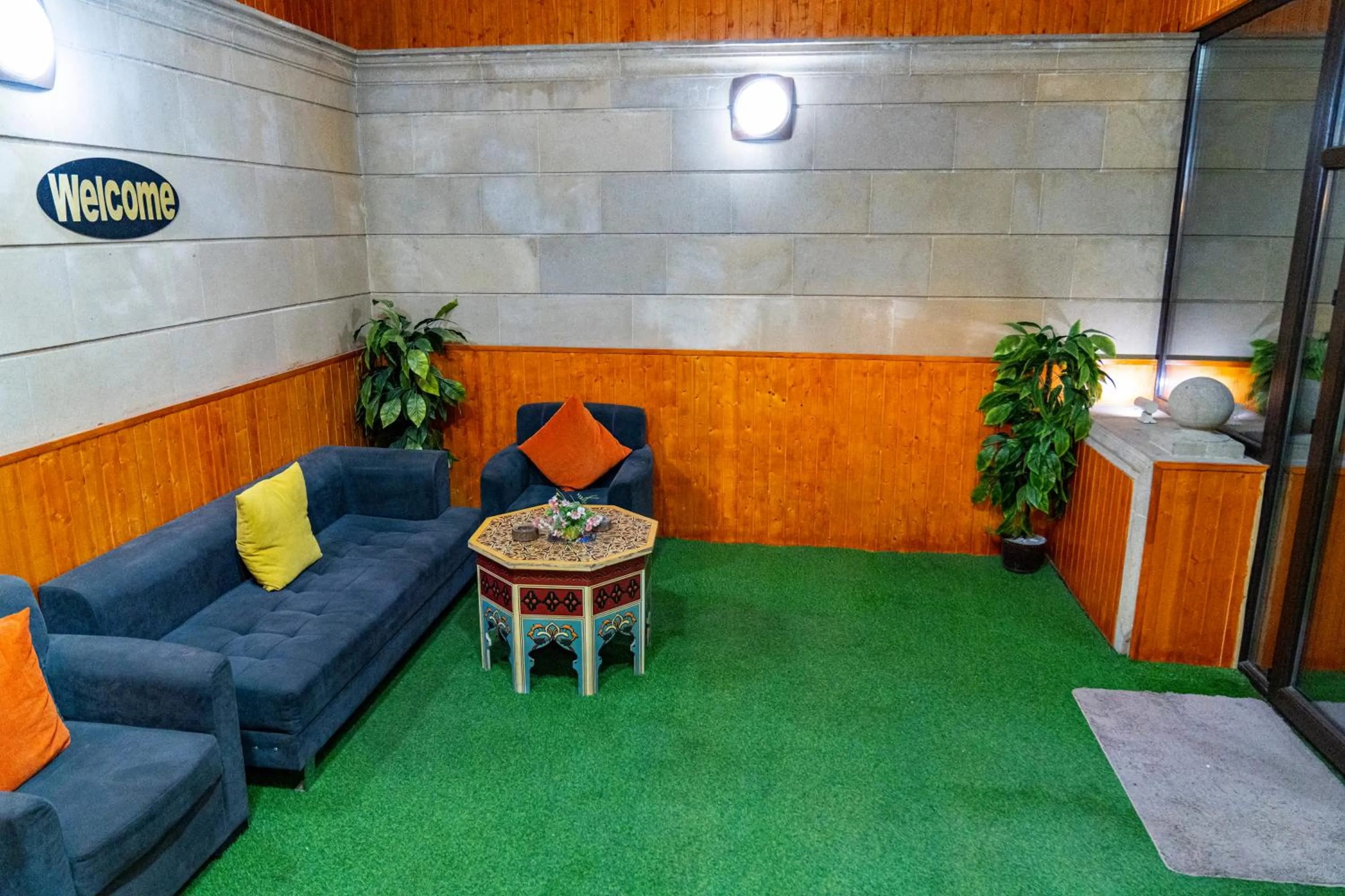 Seating area in Sebail Inn Hotel Badamdar and Shah Hostel