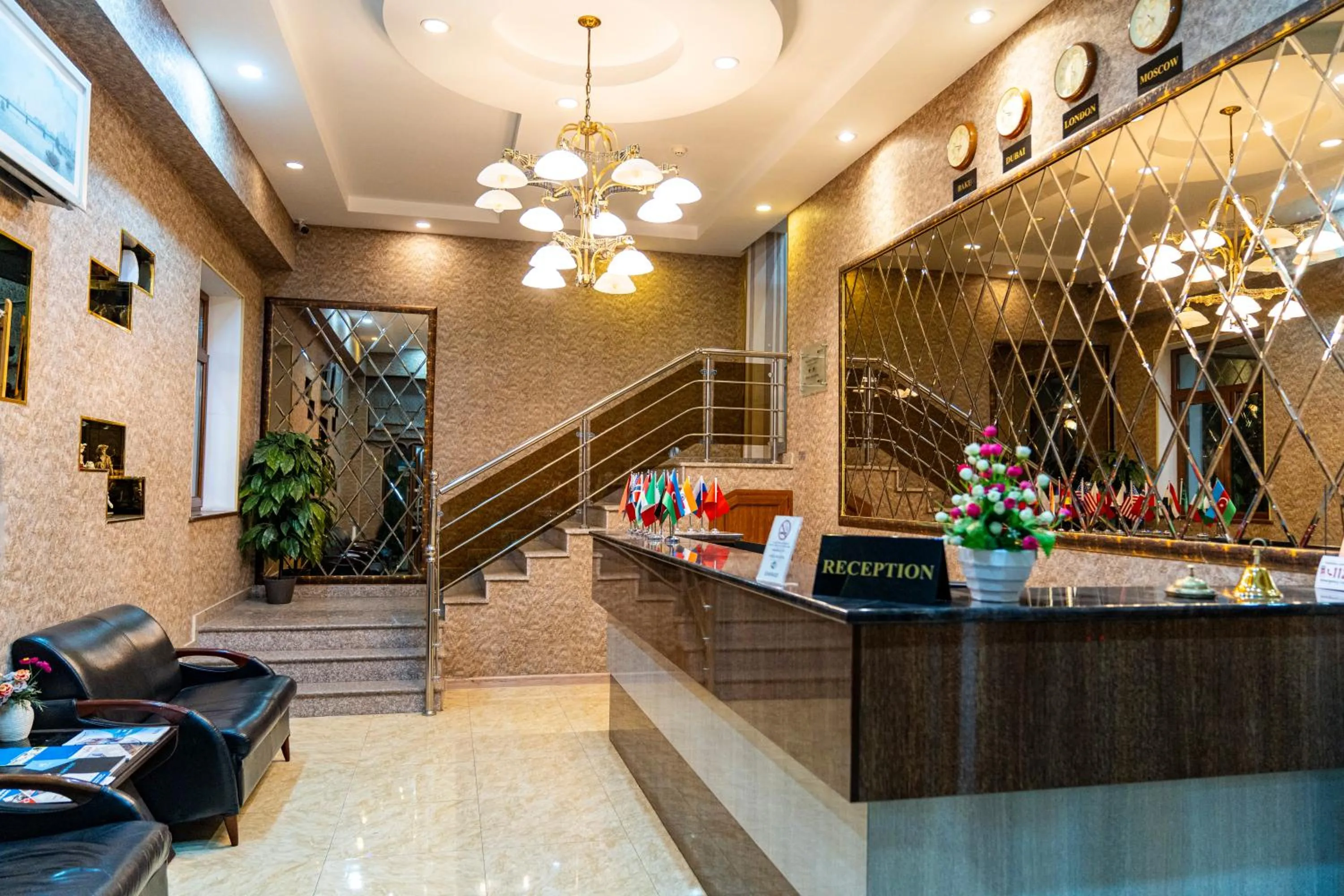 Lobby or reception in Sebail Inn Hotel Badamdar and Shah Hostel