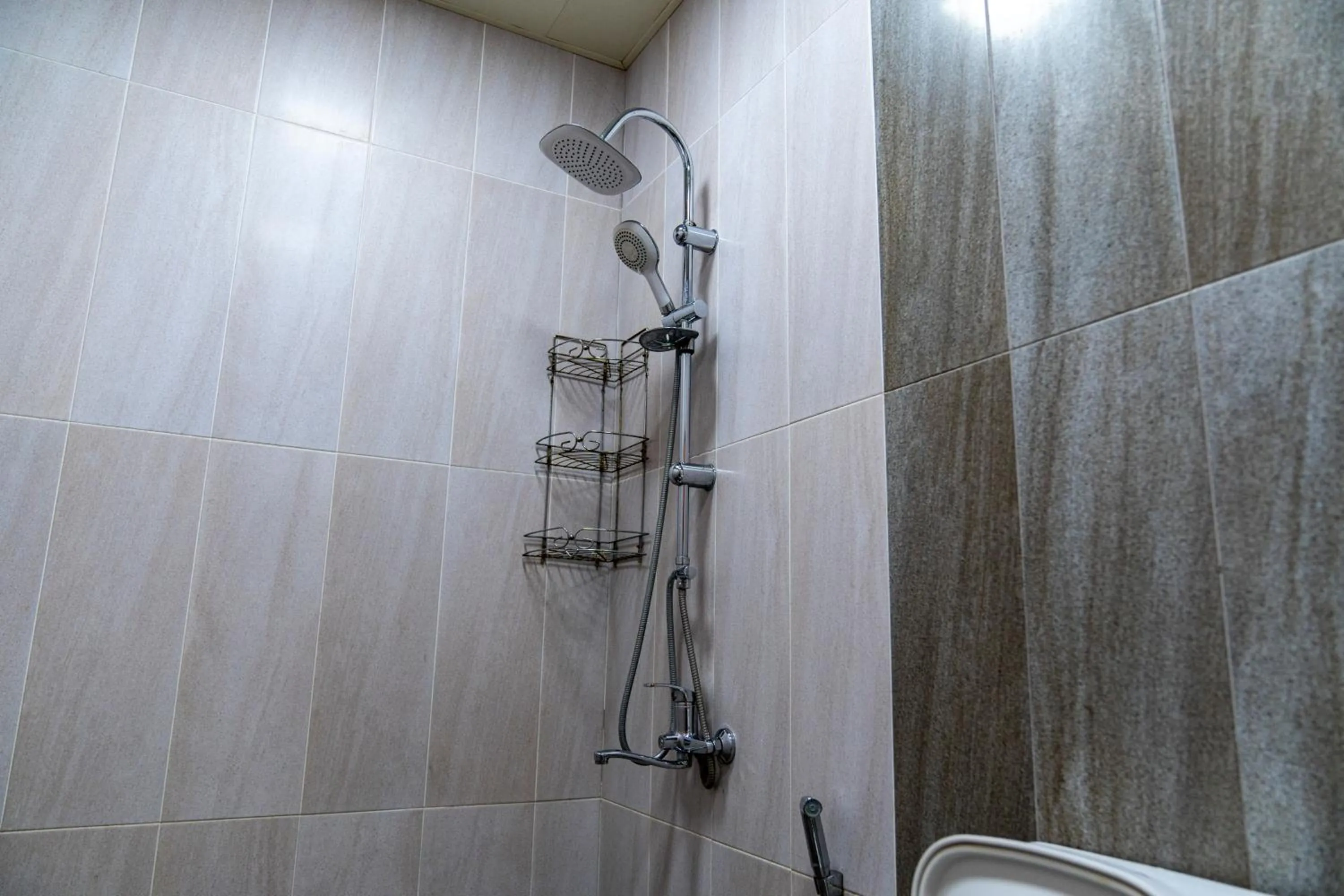 Shower in Sebail Inn Hotel Badamdar and Shah Hostel