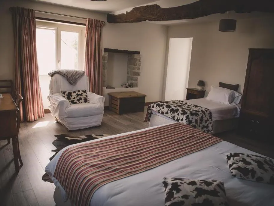 Bedroom, Bed in La Maison Periot